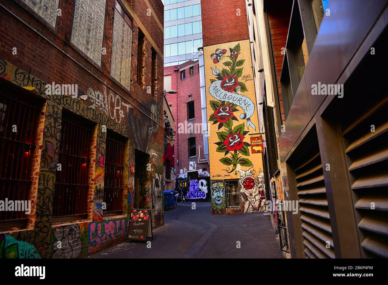 Classic Street Art in the Melbourne CBD Stock Photo Alamy