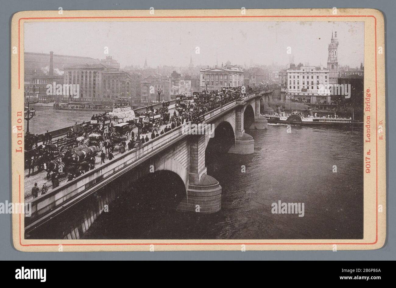 Gezicht op London Bridge London Bridge (titel op object) London (serietitel op object) View of London Bridge London Bridge (title object) London (series title object) Object type: cabinet photograph photomechanical print Item number: RP-F F20140 Inscriptions / Brands: date, verso, handwritten in pencil: '29 Septembre 1894 'number, recto, printed '9017 a.' Manufacturer : creator: Römmler & Jonas (listed property) Place manufacture: Tower Bridge Date: 1880 - 1900 Material: cardboard paper Technique: light pressure measurements: secondary medium: h 107 mm × W 166 mm Subject : Bridge in city acros Stock Photo