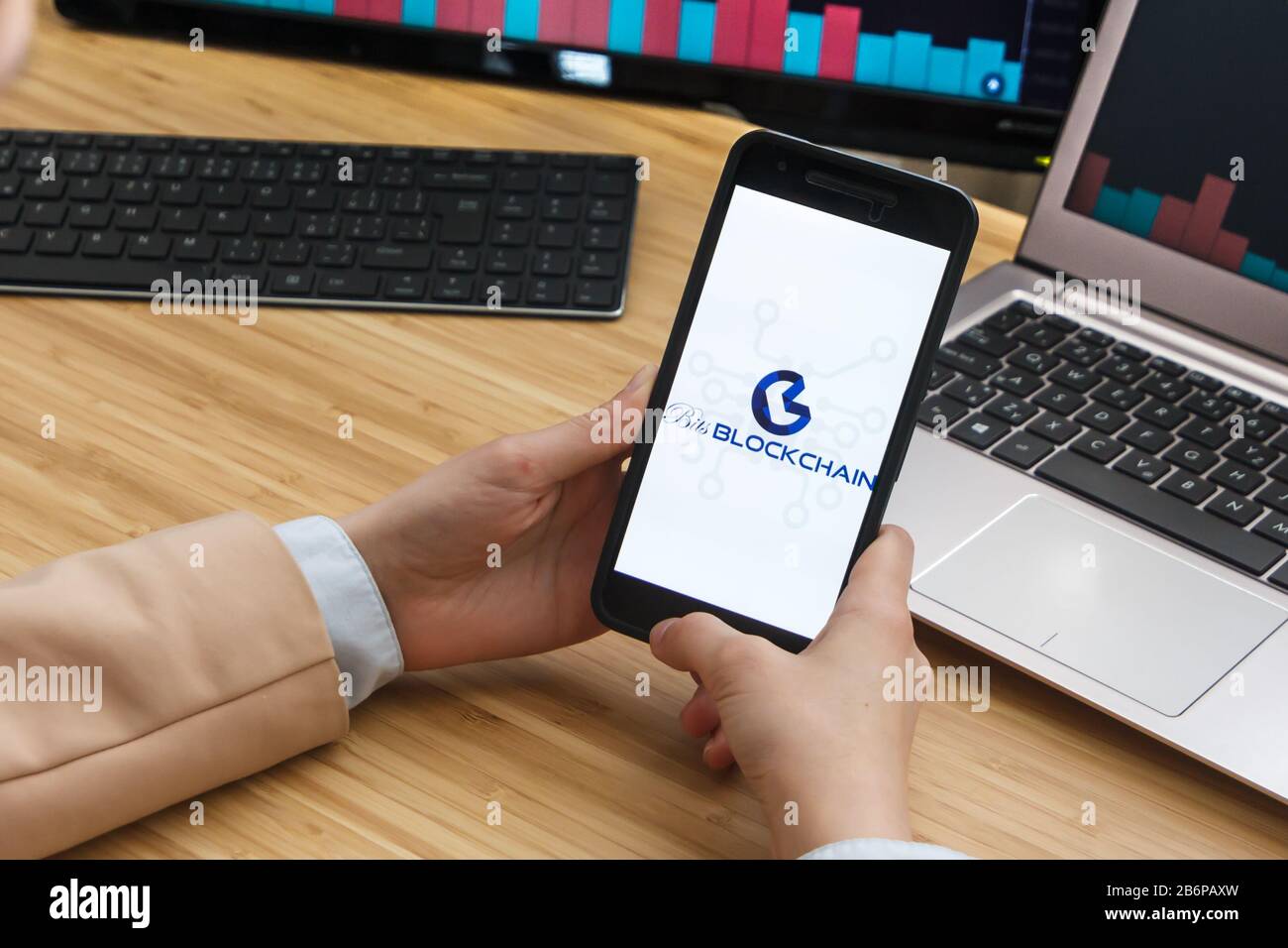 Bitcoin hand hi-res stock photography and images - Alamy