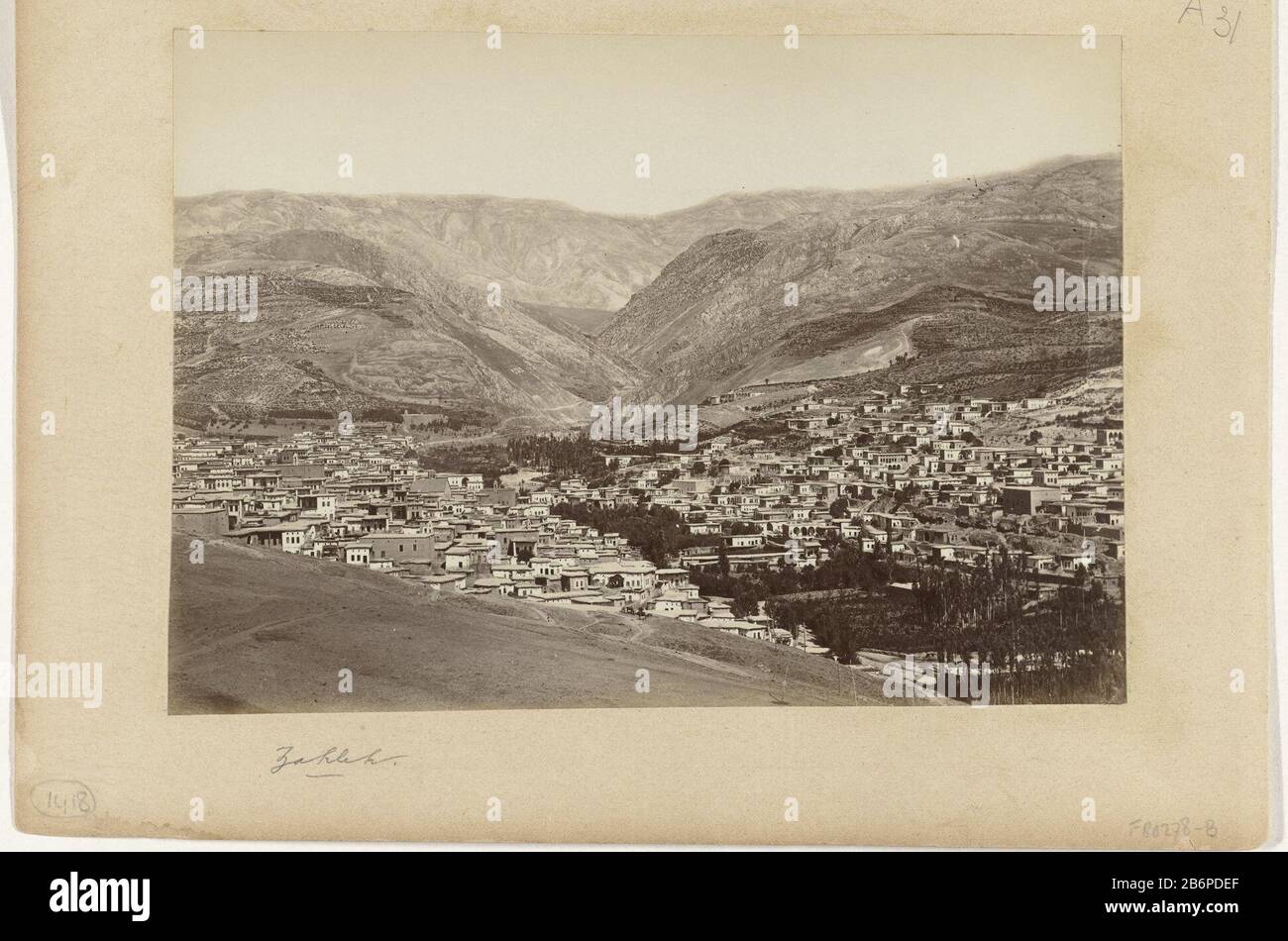 Gezicht op Zahle in Libanon Zahleh (titel op object) View of Zahle LibanonZahleh (title object) Property Type: photographs number: RP-F-F80278-B Inscriptions / Brands: annotation, recto of leaf, wrote: "Anon ...