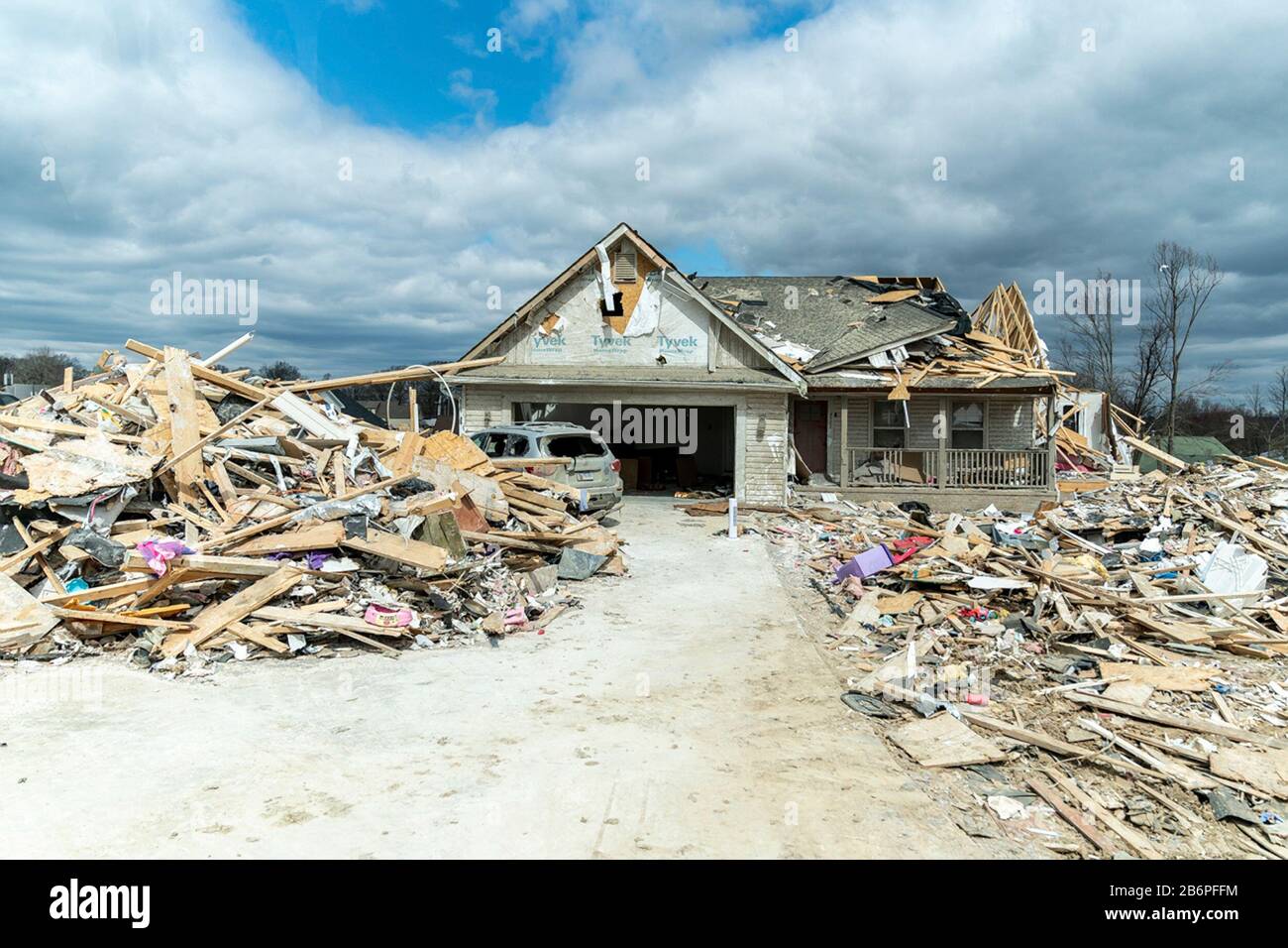 Землетрясение картинки. Серьезные разрушения. Фотографии землетрясения. Торнадо в сша. Торнадо разрушения.