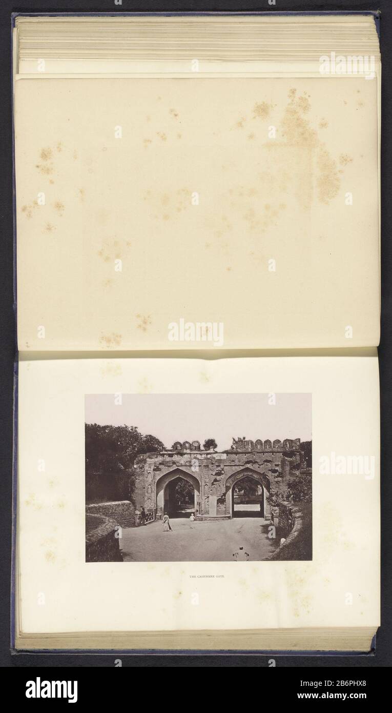 Gezicht op de Kashmiri Gate in Delhi The Cashmere Gate (titel op object) View of the Kashmiri Gate DelhiThe Cashmere Gate (title object) Property Type: photomechanical print page Item number: RP-F 2001-7-1124-22 Manufacturer : Photographer: Bourne & Shepherd Print Author: anonymous place manufacture: Delhi Dating : ca. 1860 - ca. 1877 Material: paper Technique: Woodburytypie Dimensions: picture: h 141 mm × W 191 mmToelichtingPrent opposite page 100. Subject: city-gate where: Delhi Stock Photo