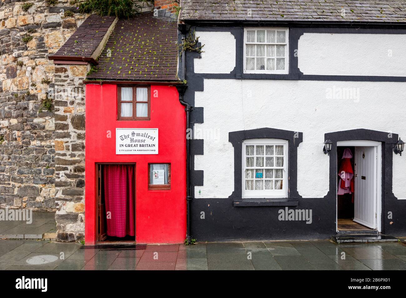 The official Smallest House in Great Britain, Conwy, Wales, UK Stock Photo