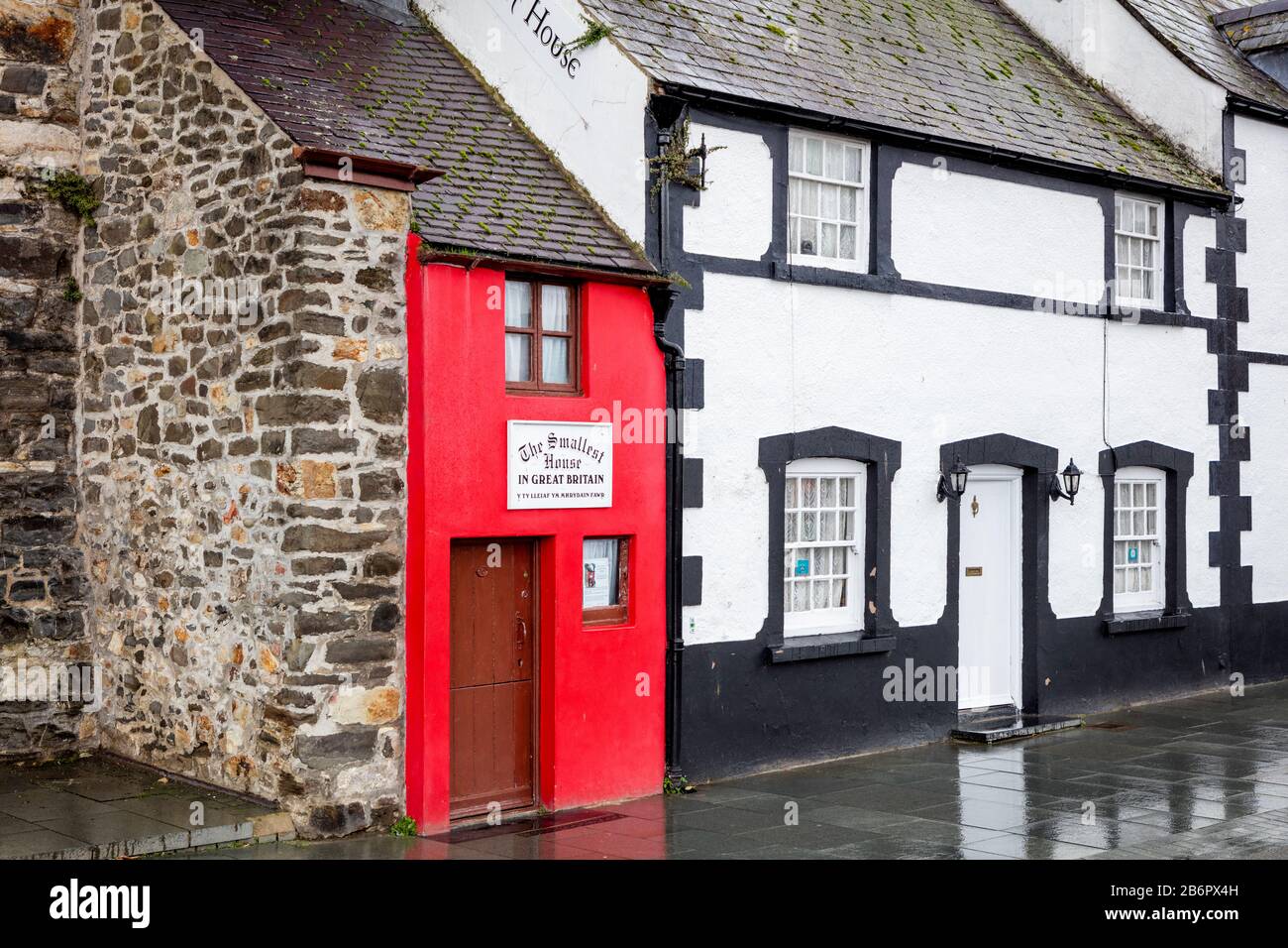 The official Smallest House in Great Britain, Conwy, Wales, UK Stock Photo