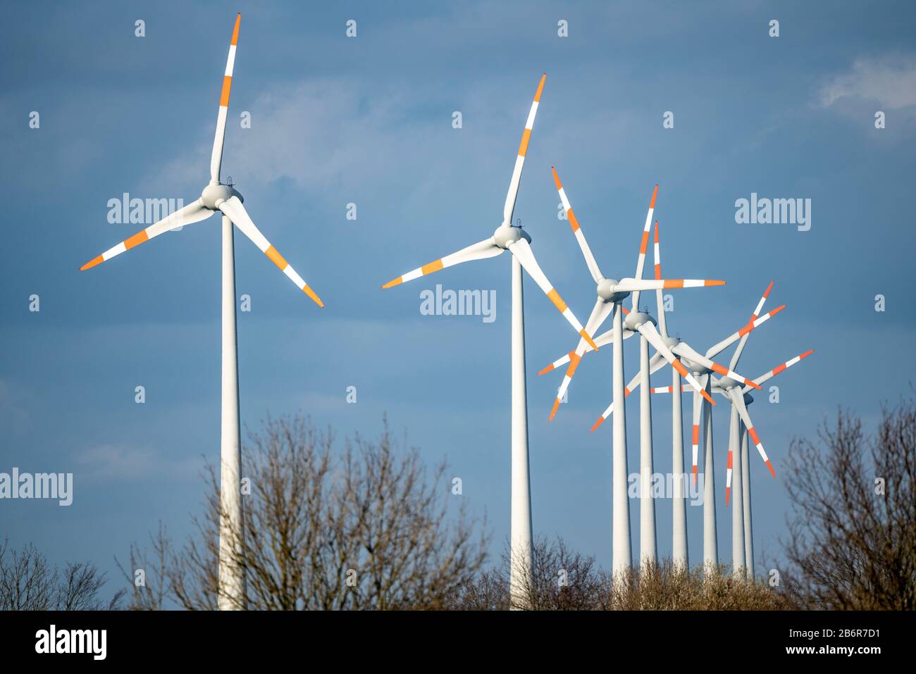 Windpark, Windkraftwerke, an der Autobahn A31, beim Ort Bunde in Niedersachsen, Emsland, Stock Photo
