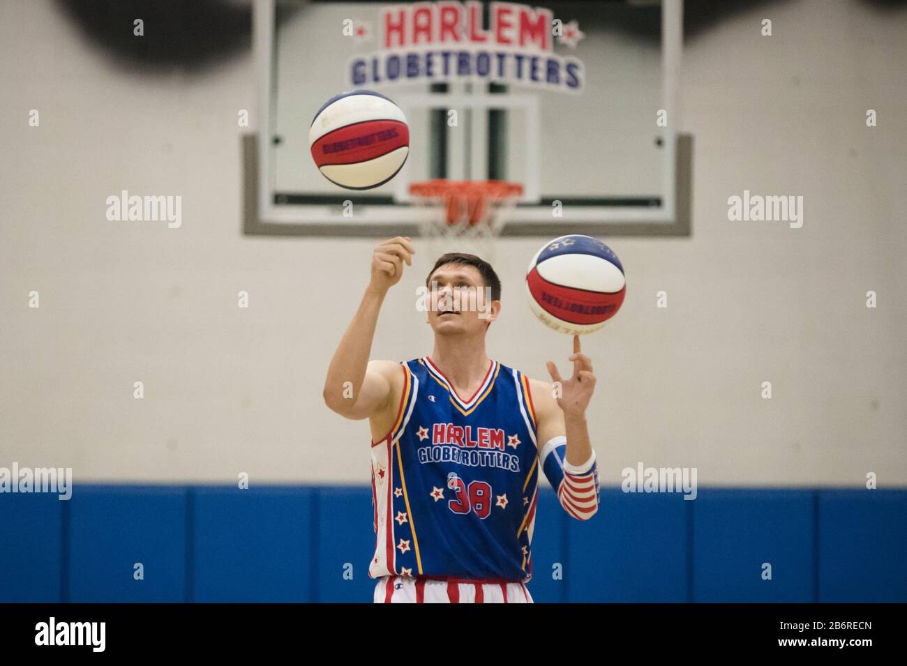 3,903 The Harlem Globetrotters Photos & High Res Pictures - Getty