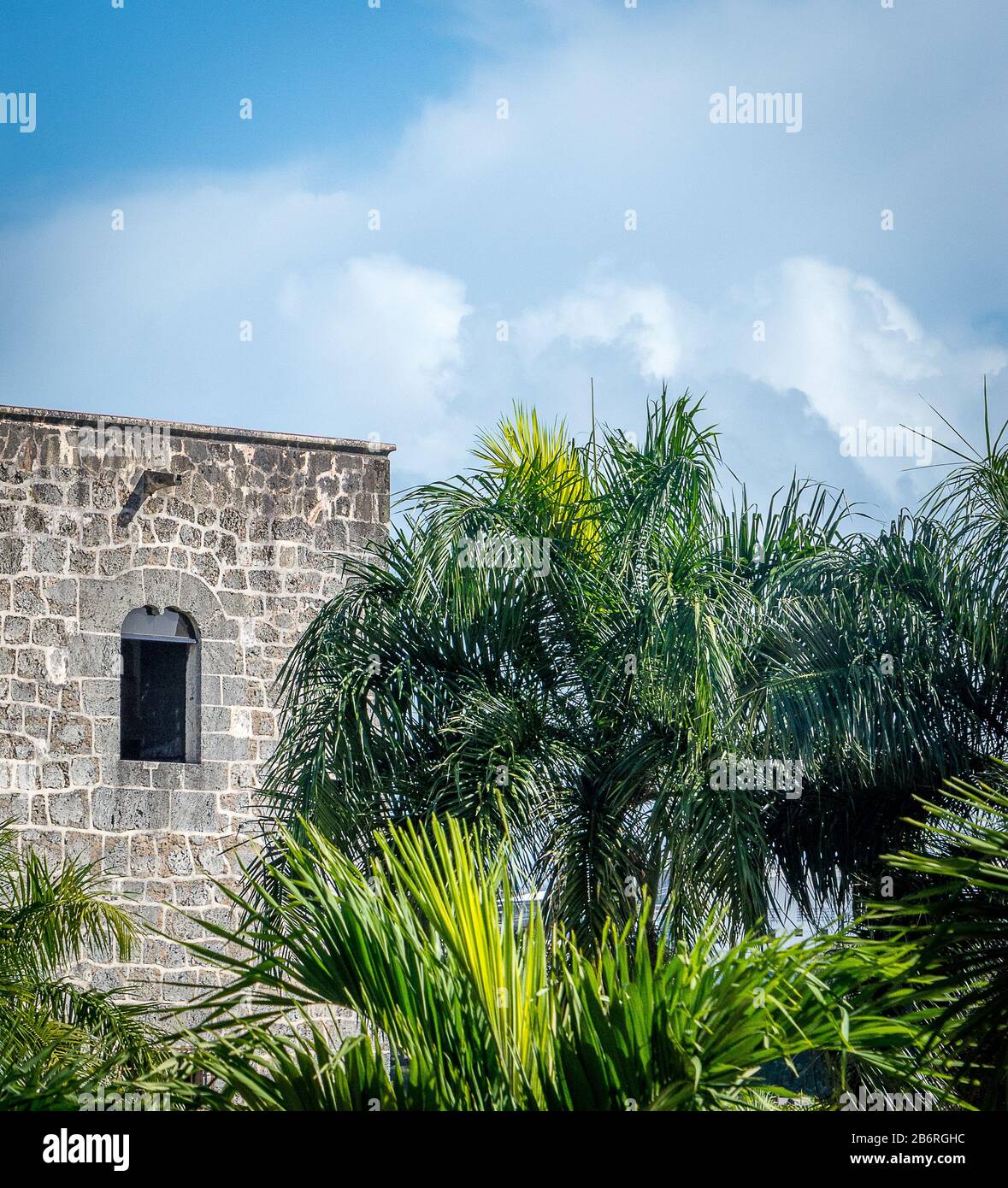 Large historic stone structure hi-res stock photography and images - Alamy