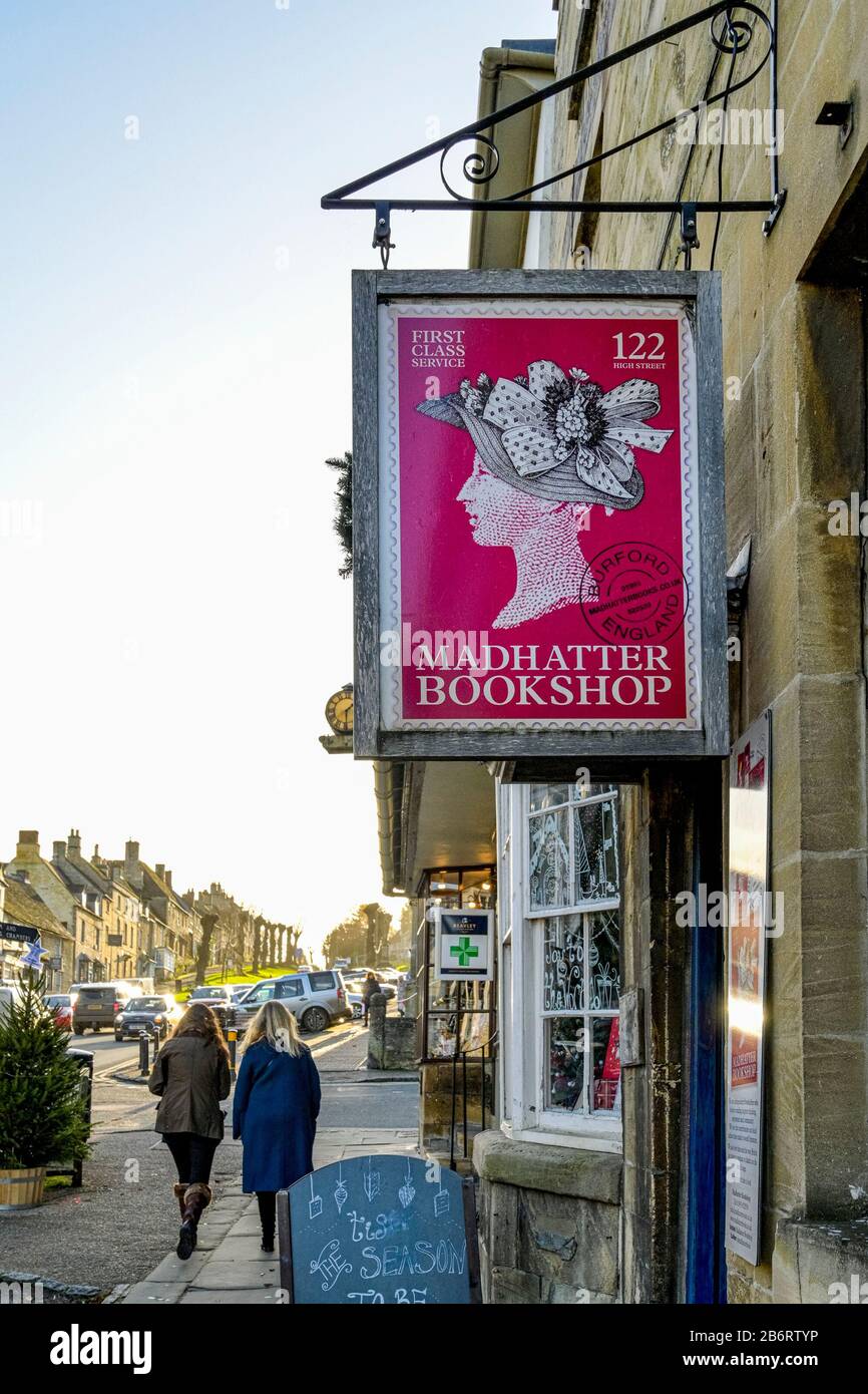Madhatter Bookshop, Village of Burford, Gloucestershire, England, UK Stock Photo
