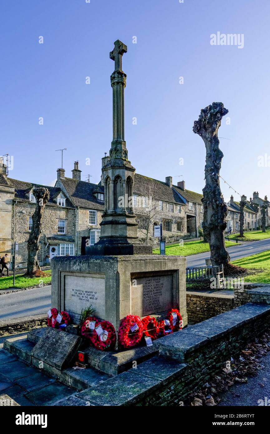 War Memorial, Village of Burford, Gloucestershire, England, UK Stock Photo