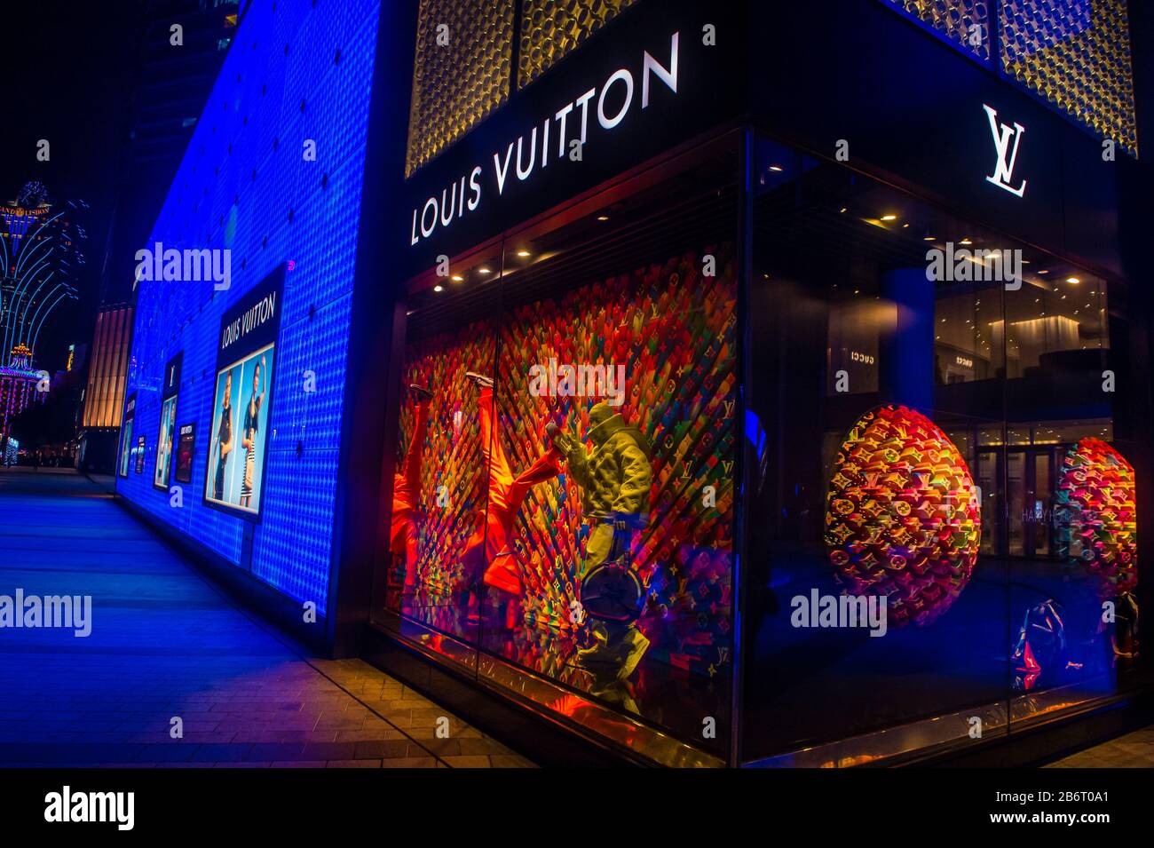 Louis Vuitton® Focus on LV Brand In Chrome – Fixtures Close Up