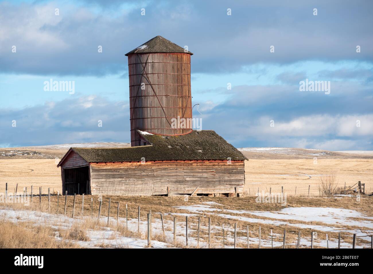 Old grain silo hires stock photography and images Alamy