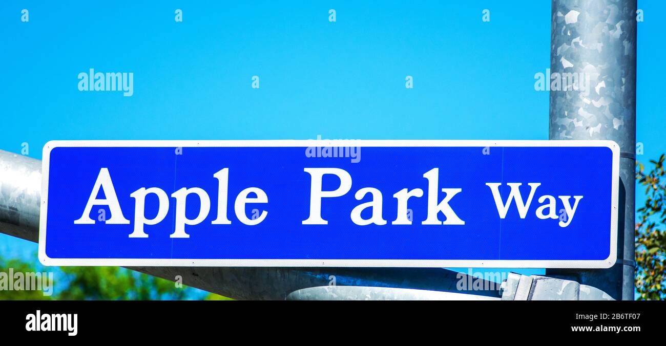 Apple Park Way sign directs visitors to Apple Park in Silicon Valley. The campus is the corporate headquarters of Apple Inc., located One Apple Parl Stock Photo