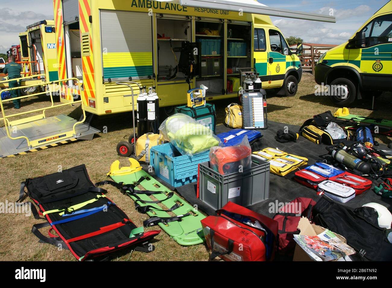Uk ambulance crew hi-res stock photography and images - Alamy