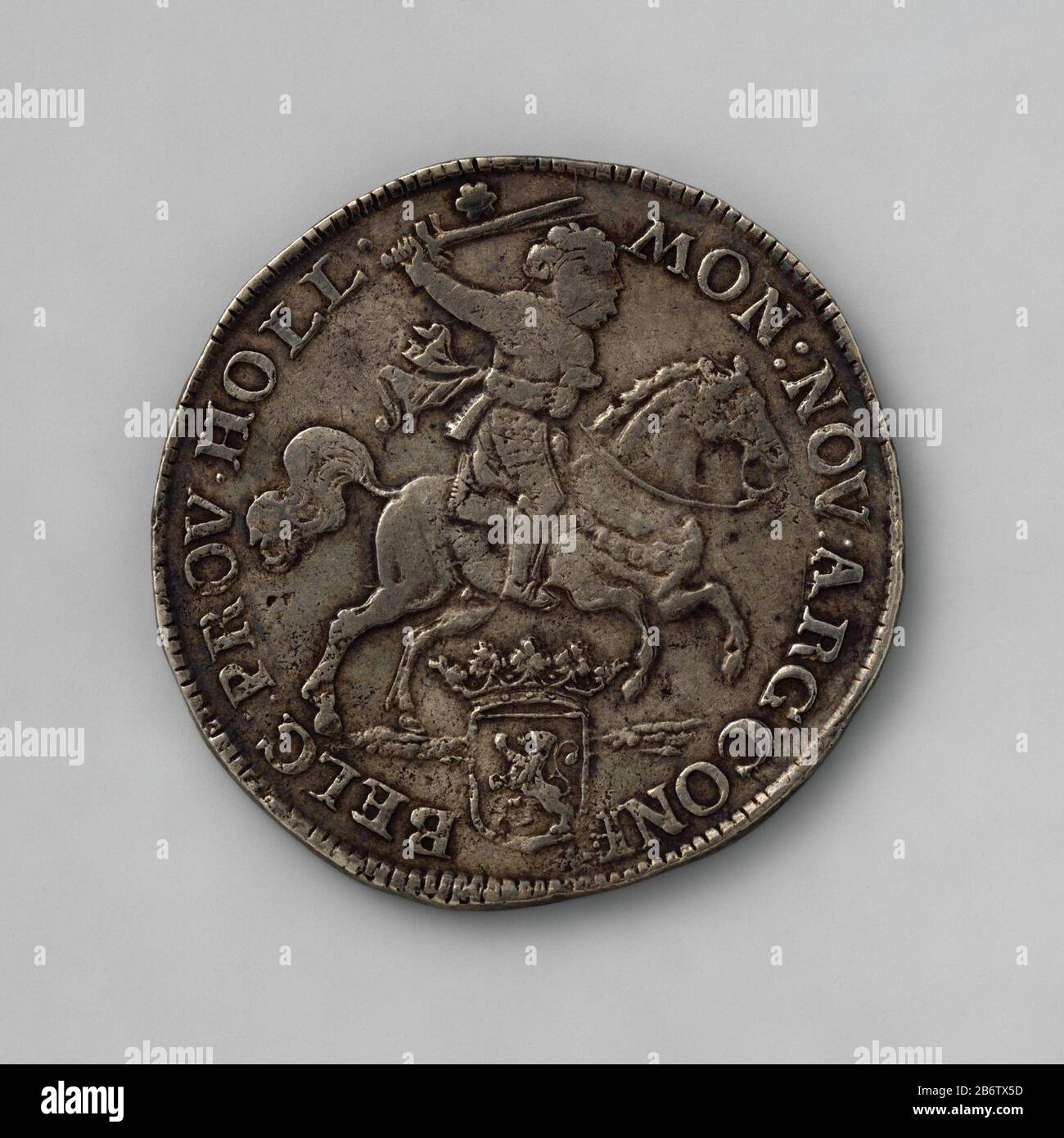 Hollandse zilveren rijder, 1672 Holland, zilveren rijder, 1672,  KOG-MP-1-1560A Voorzijde: ridder te paard naar rechts met in rechterhand z  Stock Photo - Alamy