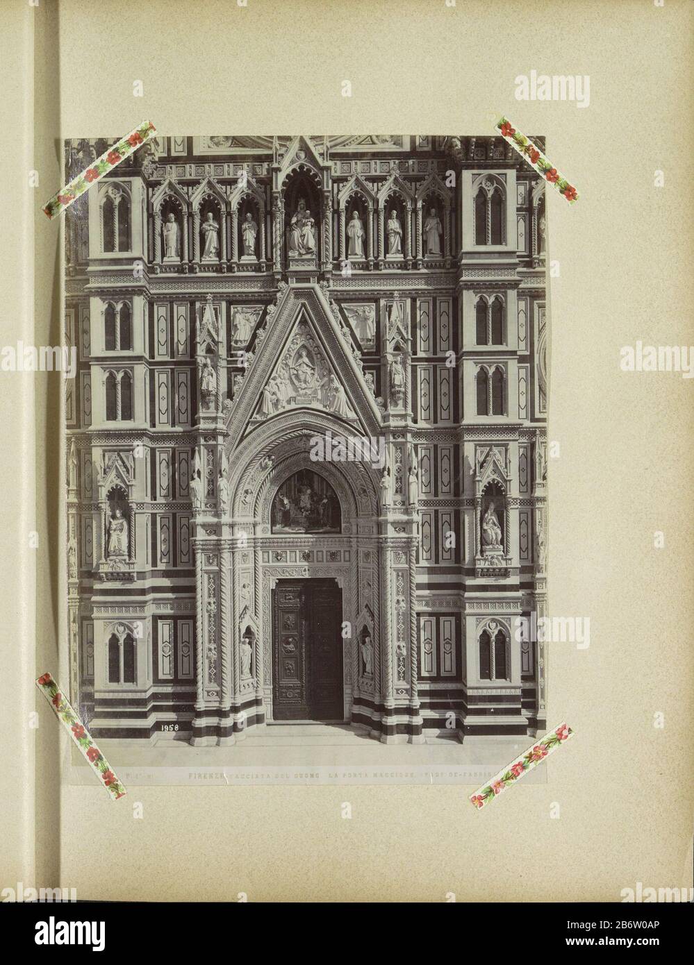Hoofdportaal van de kathedraal van Florence Firenze - Facciata del Duomo La porta maggiore (Prof De Frabris) (titel op object) Part of album with which to examine recordings: conditions in Italian cities and kunstwerken. Manufacturer : photographer: Alinari (possible) Place manufacture: Florence Date: ca. 1860 - ca. 1900 Physical features: albumen print material: paper Technique: albumen print dimensions: photo: h 258 mm × W 190 mm Subject: parts of church exterior and annexes: portal Stock Photo