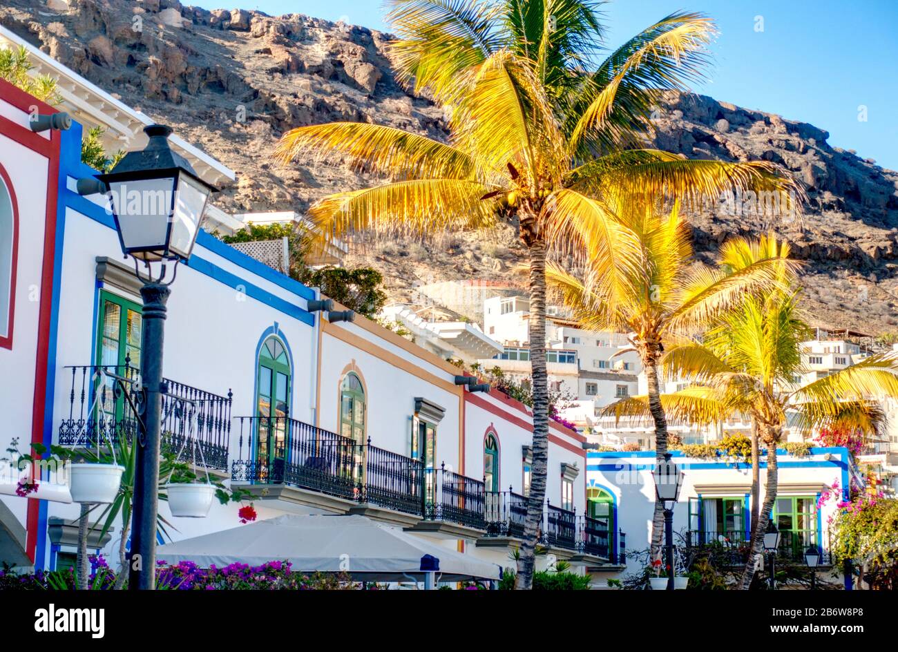 Puerto de mogan port building hi-res stock photography and images - Alamy