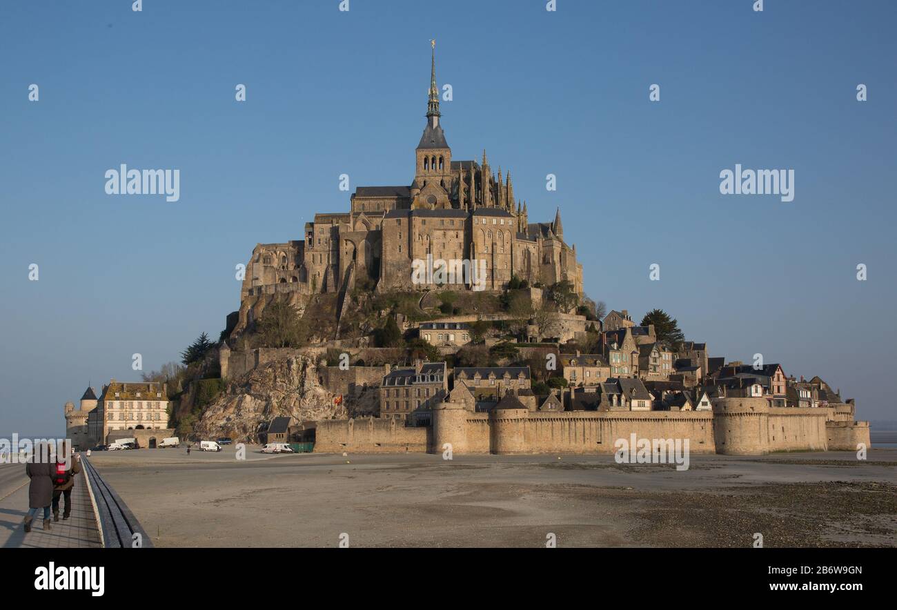 Insel von mont saint michel hires stock photography and images Alamy