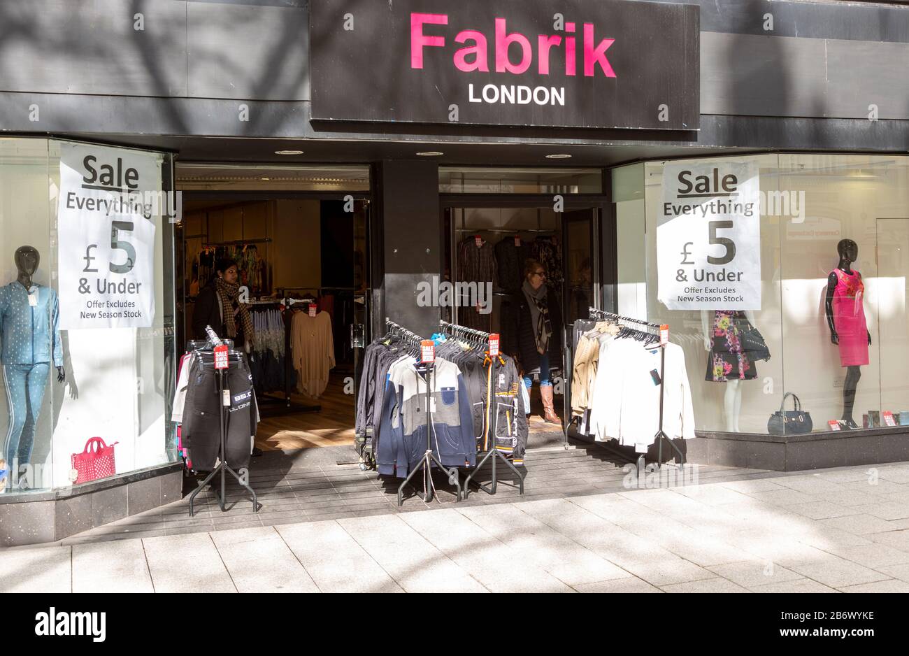 Cardiff souvenir shop hi-res stock photography and images - Alamy