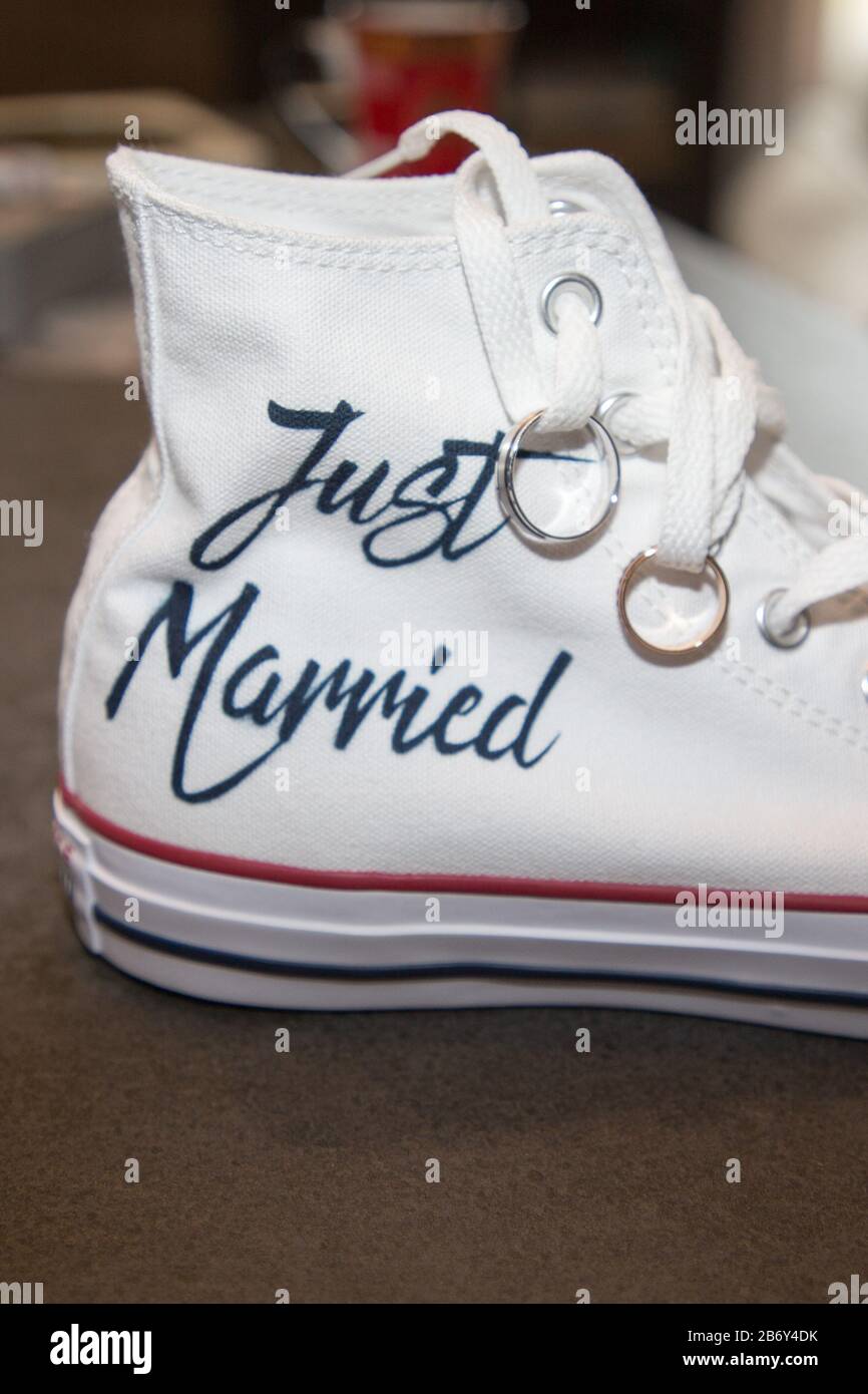 Converse sneakers red bride hi-res stock photography and images - Alamy