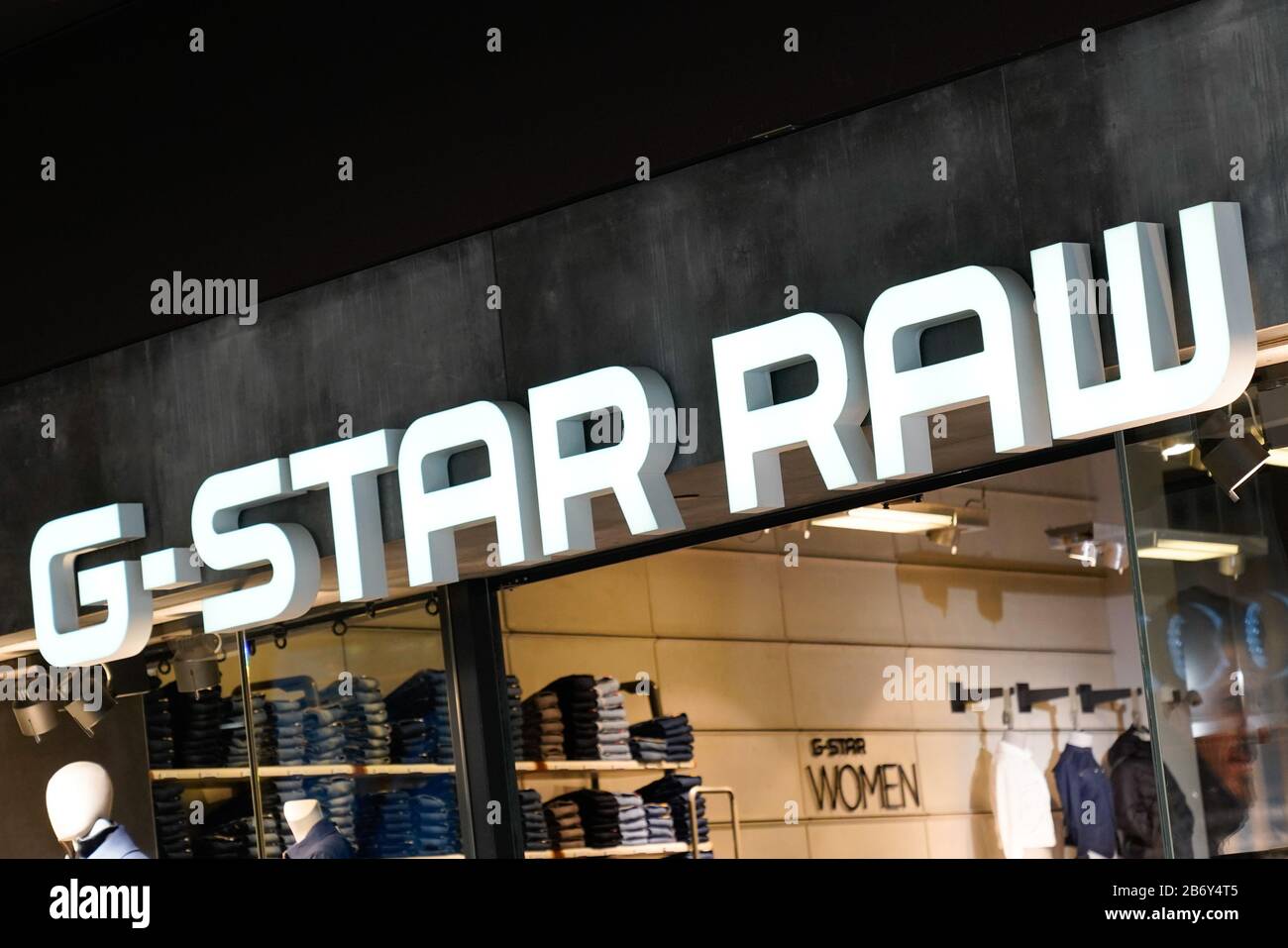 Bordeaux , Aquitaine / France - 09 24 2019 : sign G-STAR RAW Logo G-Star  shop Stock Photo - Alamy