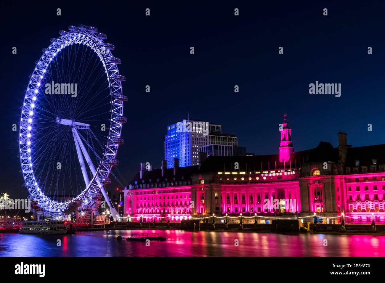 County hall london hi-res stock photography and images - Alamy