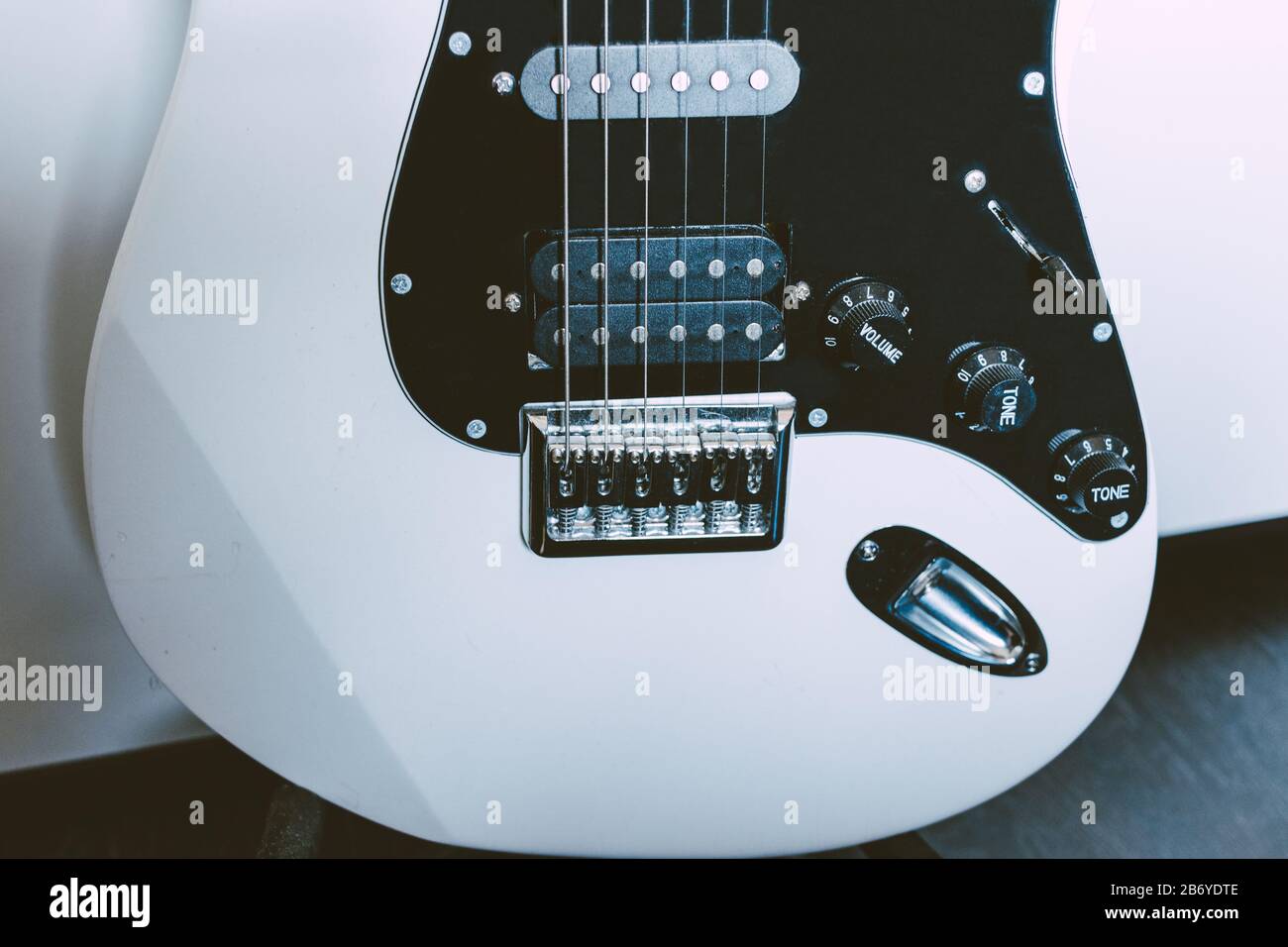 Wide view of an electric guitar bottom half Stock Photo Alamy