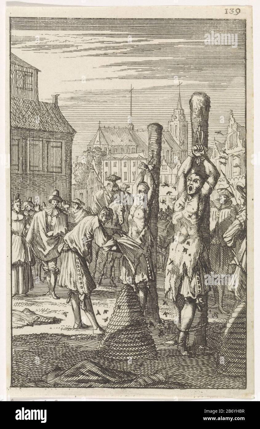 Ketters worden publiekelijk gemarteld be on the market heretics publicly tortured. They are skinned alive and tied to a pole. Then, bees and horse-flies to be on their webs losgelaten. Manufacturer : print maker: Caspar Luyken Publisher: Hermannus Ribbius Dating: 1700 Physical characteristics: etching material: paper Technique: etching dimensions: sheet: 143 mm × H b 92 mmToelichtingBoekillustratie for Boxhorn, Zueris of. Dutch History, Behels Ende of the Dutch Reform Church to the State. Utrecht: Hermannus Ribbius, 1700, p. 139. Subject: torture corporal punishment in public violent death by Stock Photo