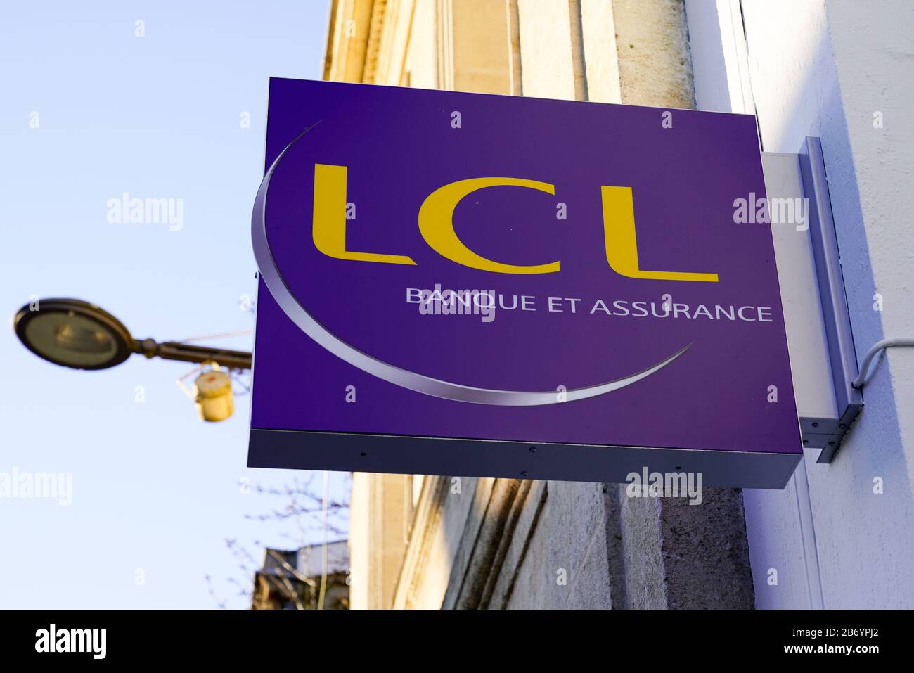 Bordeaux , Aquitaine / France - 02 21 2020 : lcl logo sign le credit Lyonnais Banque et assurance french bank brand signage Stock Photo