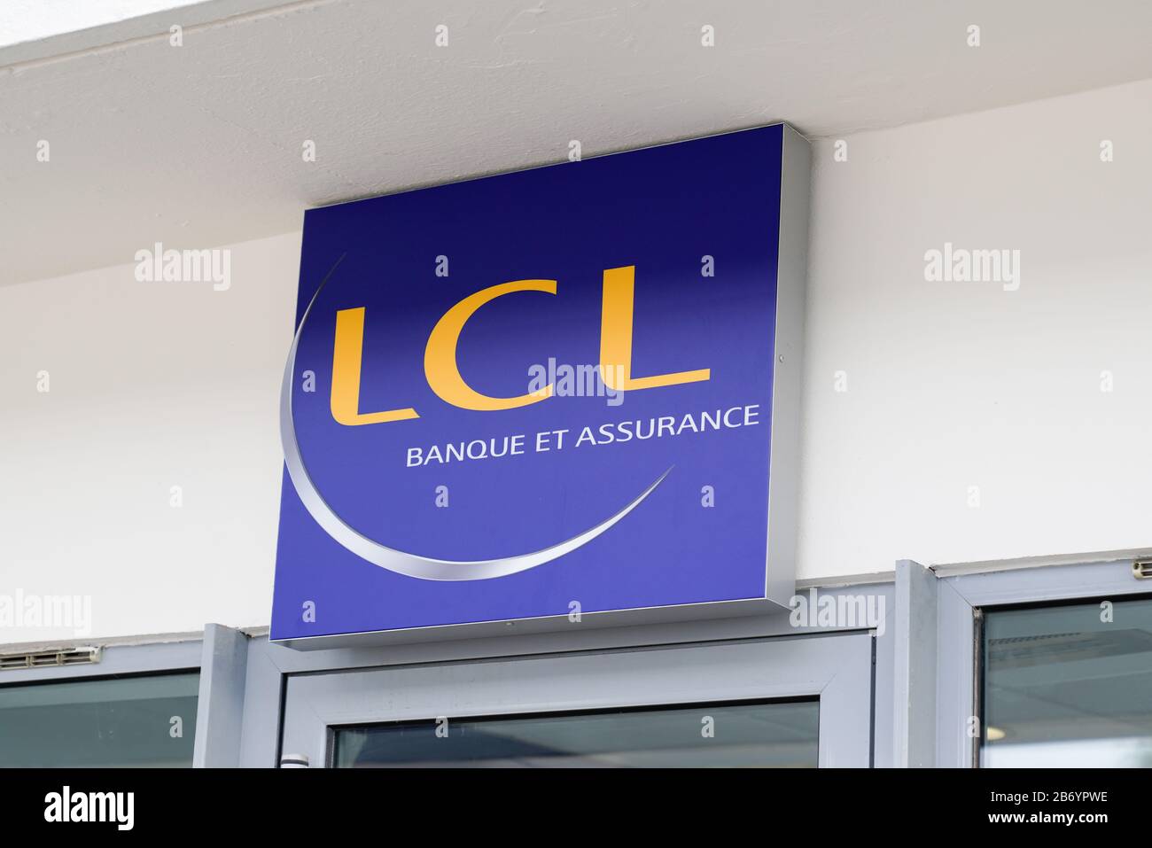 Bordeaux , Aquitaine / France - 10 28 2019 : lcl logo sign le credit Lyonnais Banque et assurance french bank signage Stock Photo