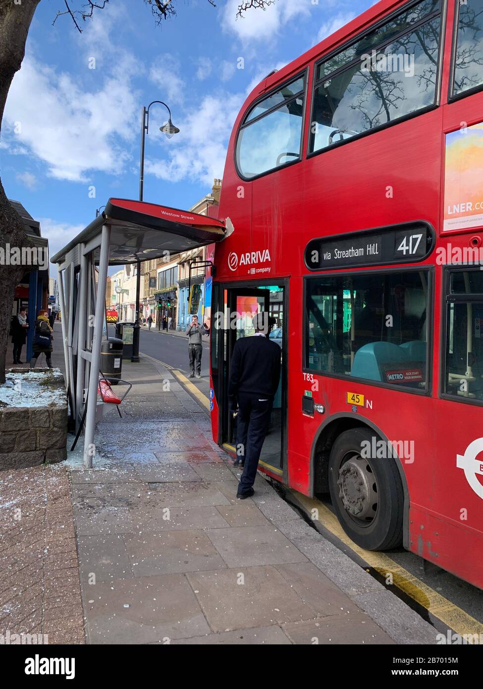 Arriva bus accident hi-res stock photography and images - Alamy
