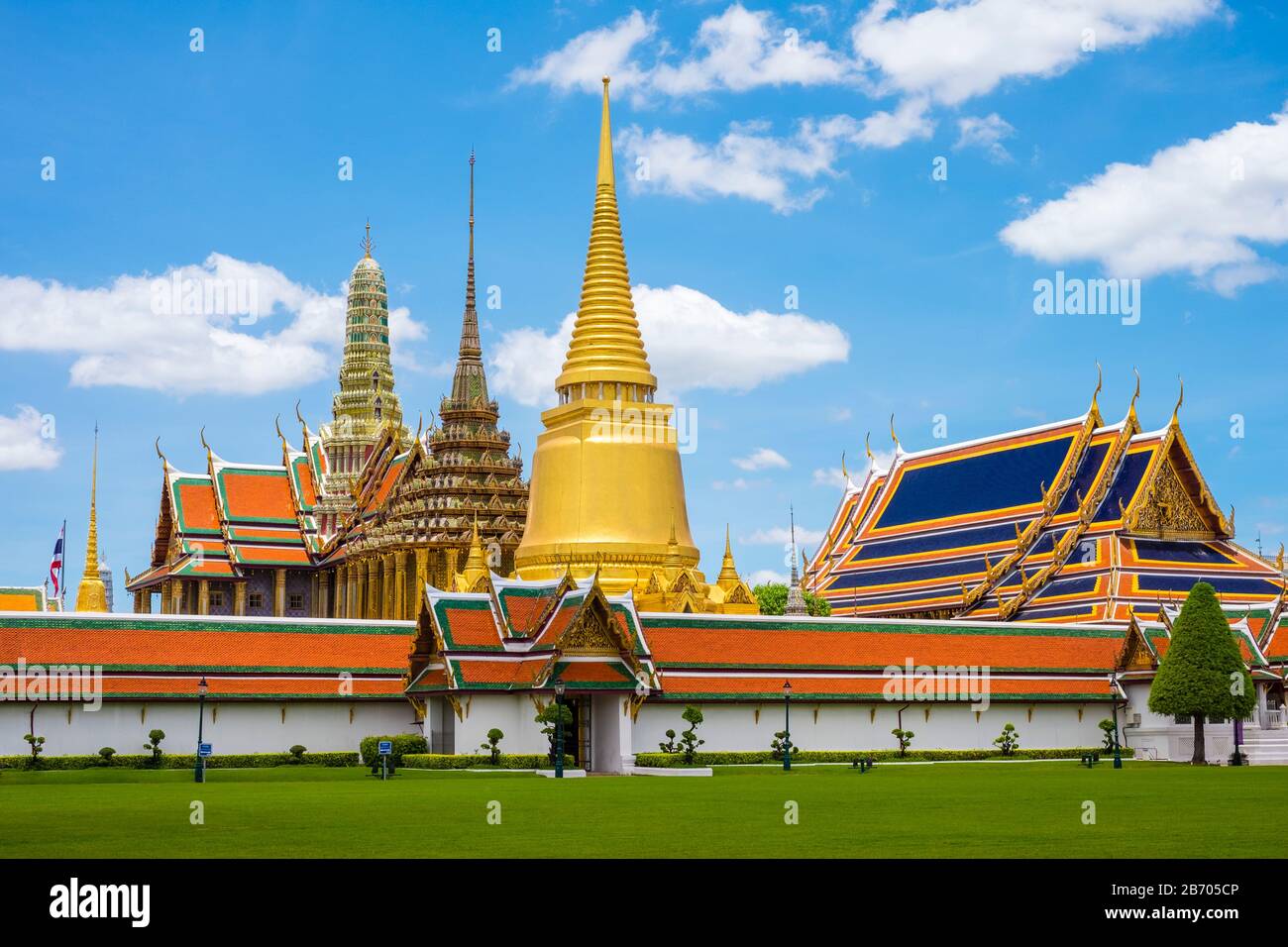Spires and stupas of Temple of the Emerald Buddha (Wat Phra Kaew), Grand Palace complex, Bangkok, Thailand Stock Photo
