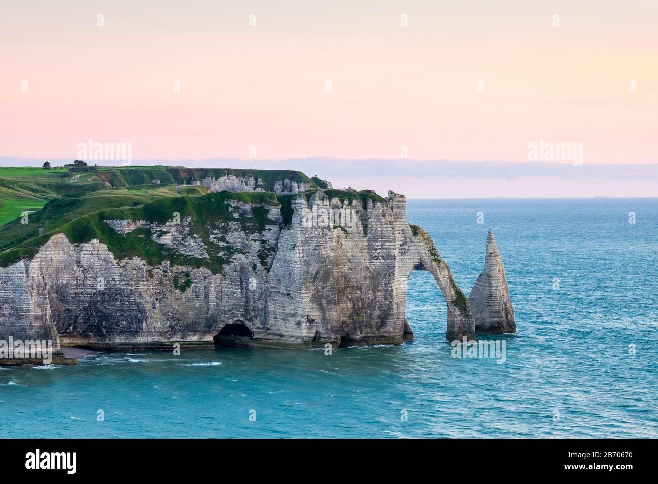 Aiguille detretat stone arch hi-res stock photography and images - Alamy
