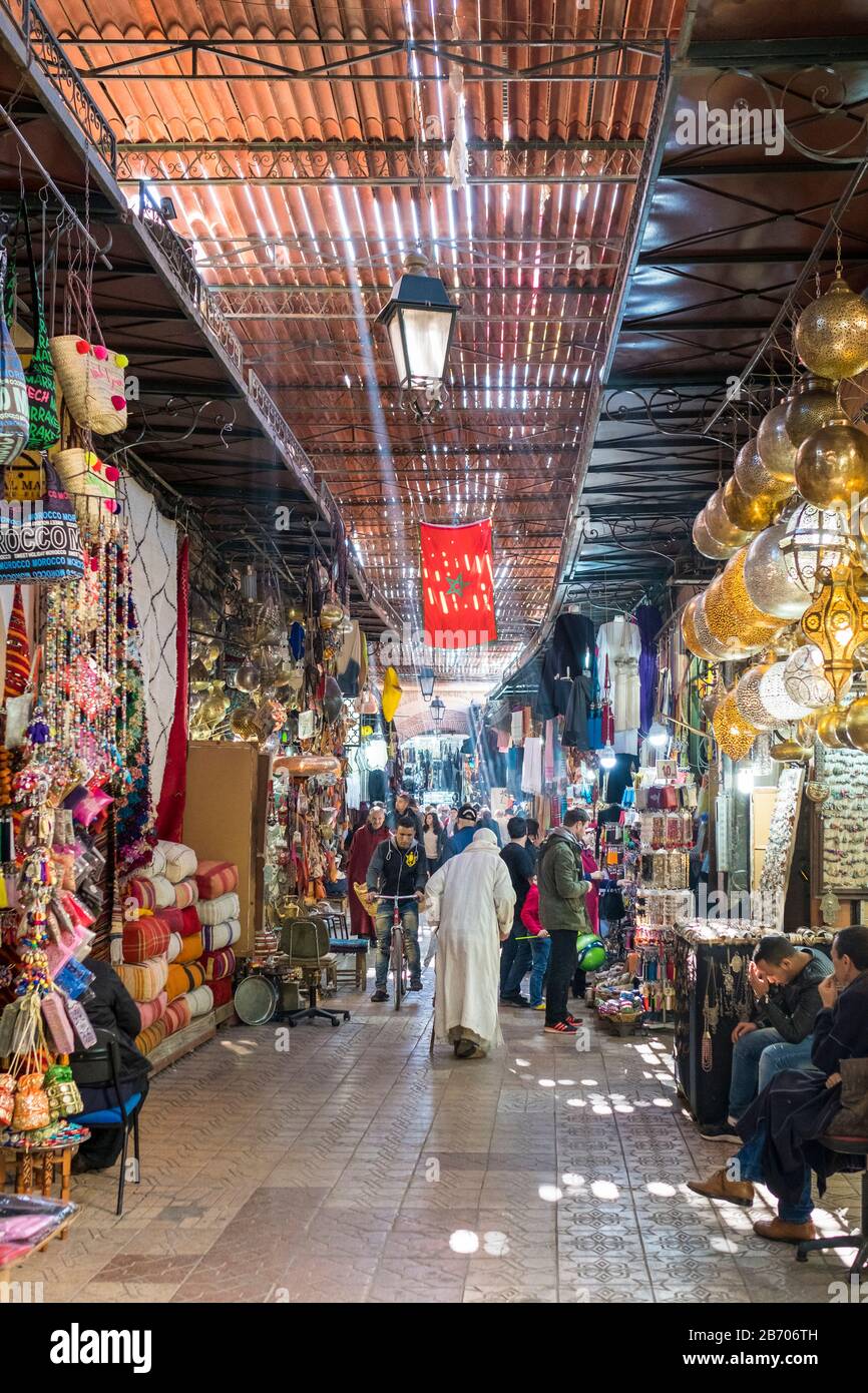Morocco, Marrakesh-Safi (Marrakesh-Tensift-El Haouz) region, Marrakesh. Souks in the medina (old town). Stock Photo