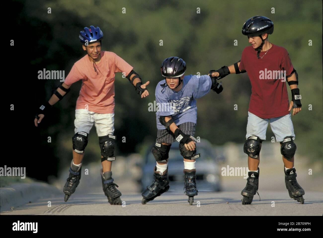 Rollerblading friends hi-res stock photography and images - Page 3 - Alamy