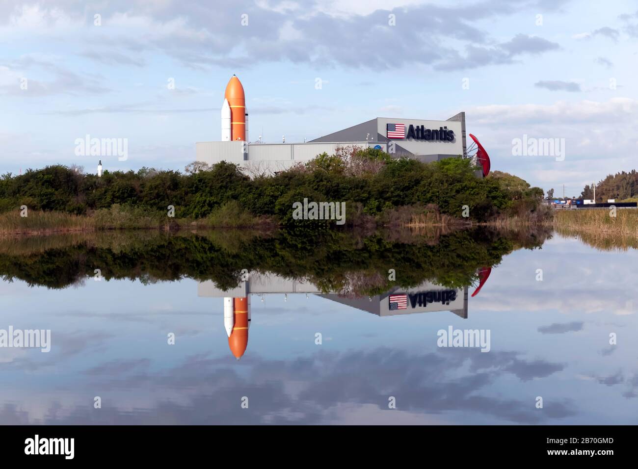 Space Shuttle Atlantis Building, reflected in a pool,  at the Kennedy Space Centre, Merritt Island, Florida Stock Photo