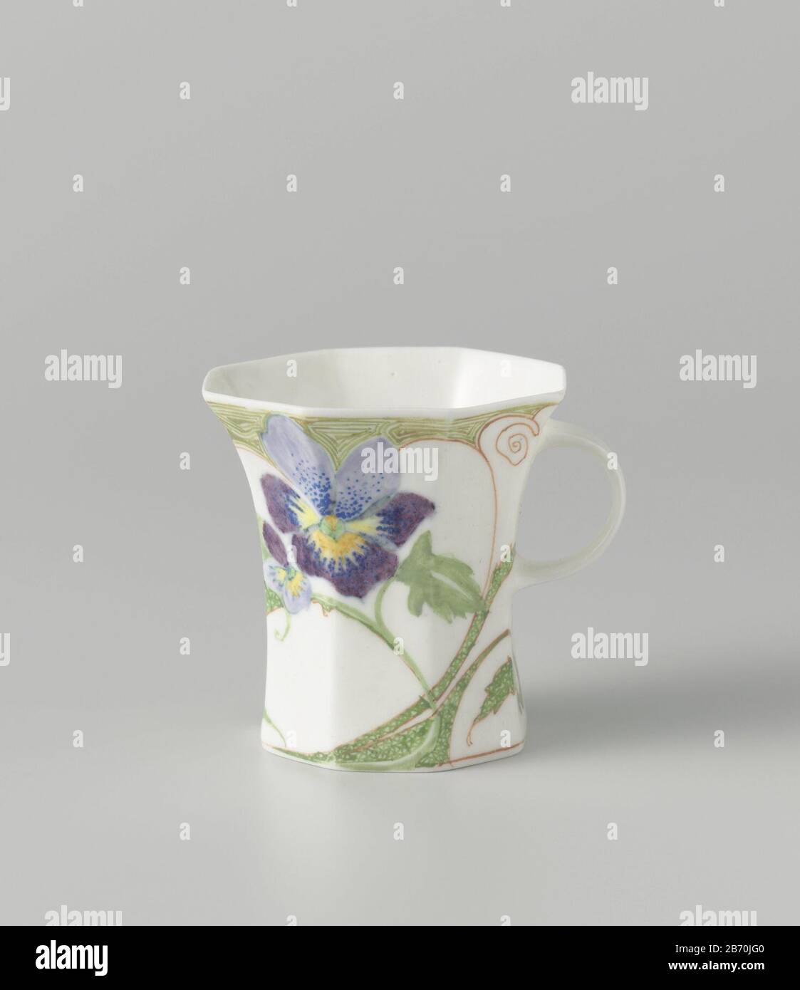 Kroon op kroon hi-res stock photography and images - Page 6 - Alamy, image size:1123x1390