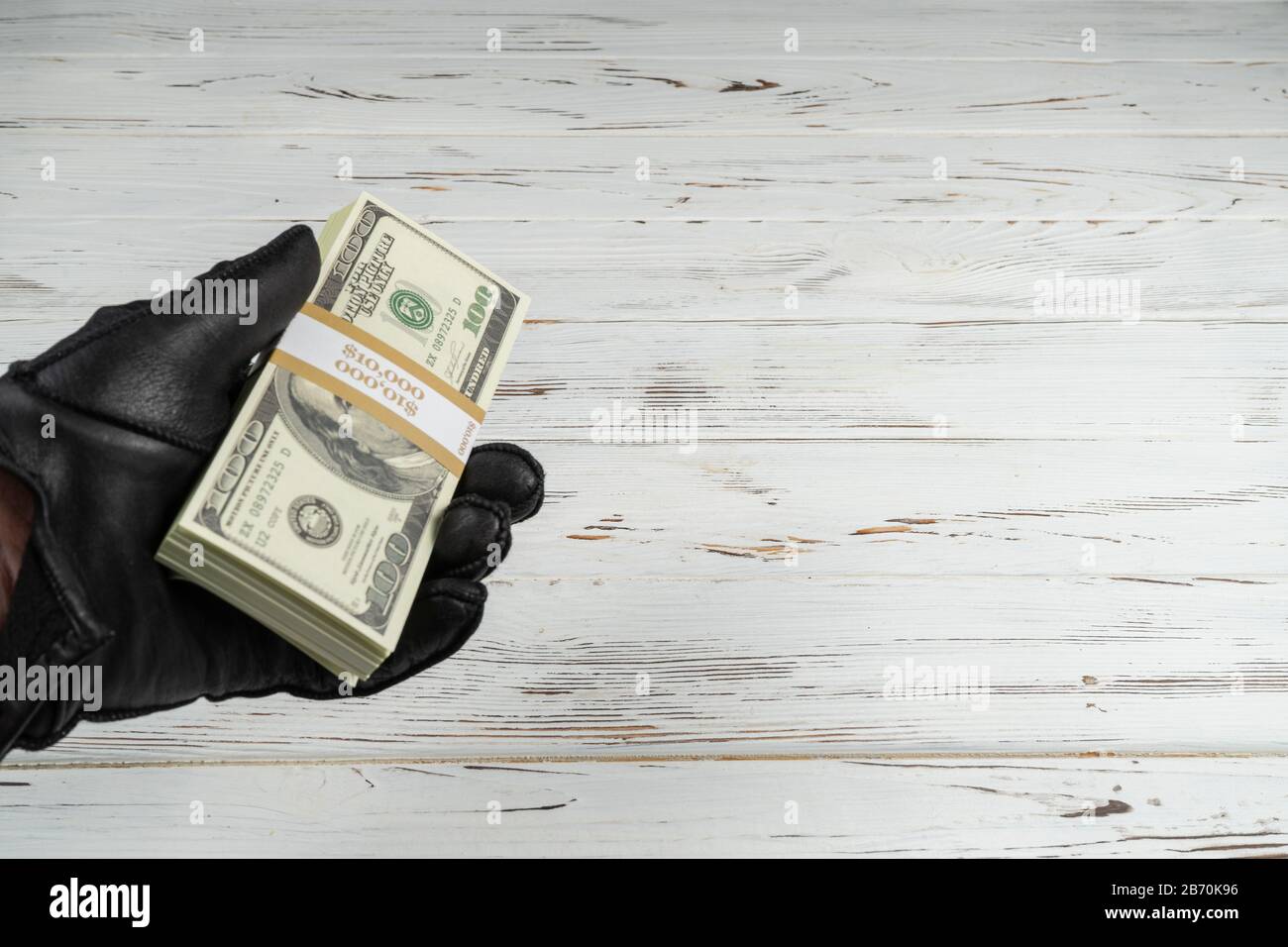 Cash grab hi-res stock photography and images - Page 10 - Alamy