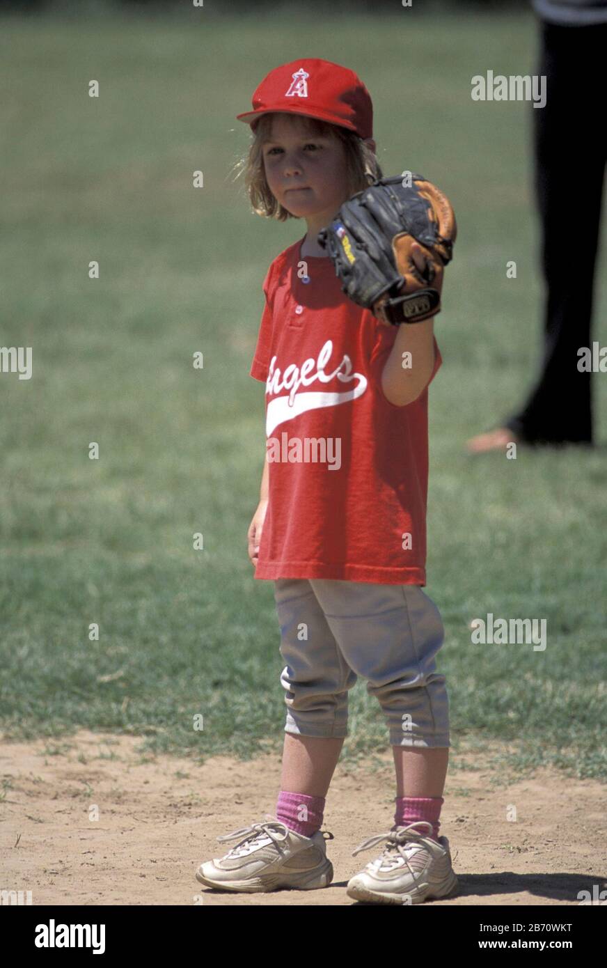 Little girl hotsell baseball glove