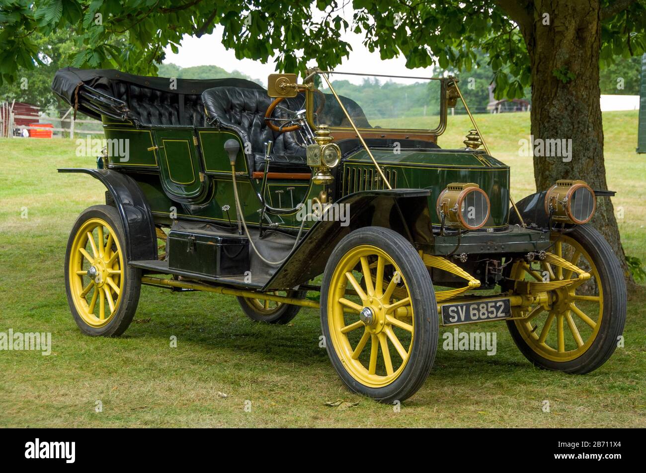 Restored vintage race car hi-res stock photography and images - Alamy
