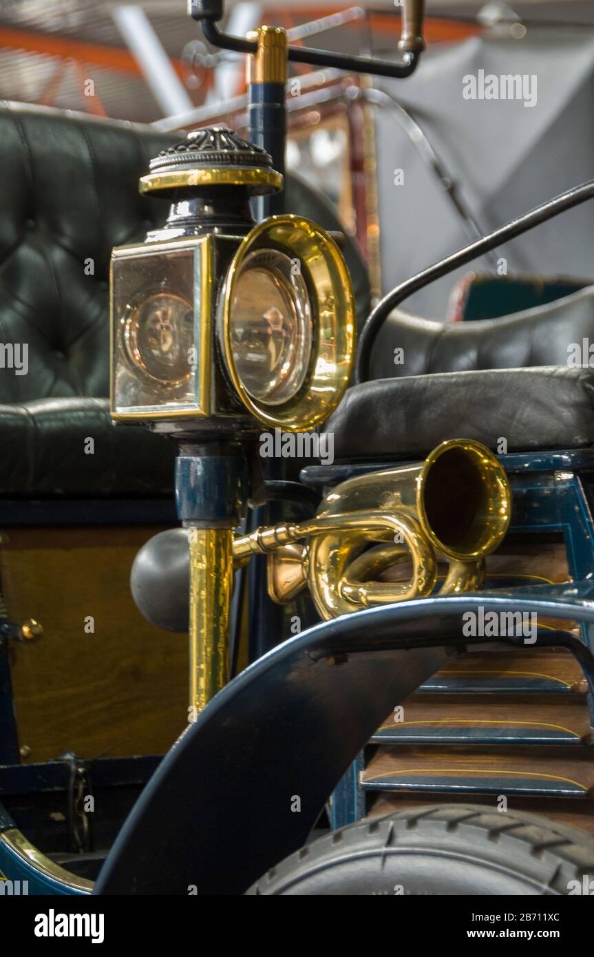 vintage classic car lights and horn Stock Photo - Alamy