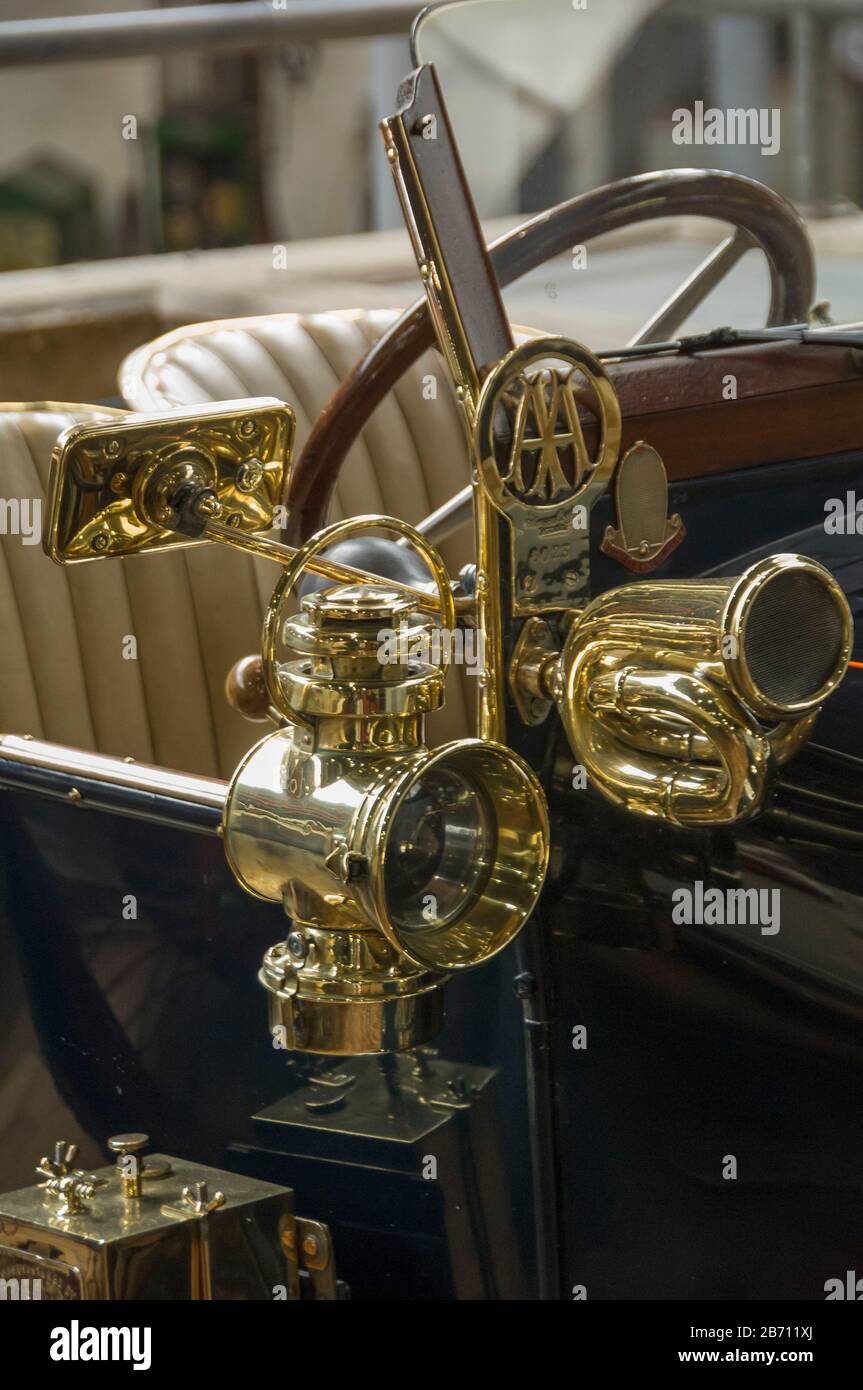 Vintage brass car lamp hi-res stock photography and images - Alamy