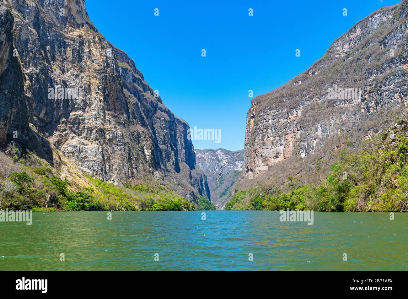 The cliffs of the Sumidero Canyon along the Grijalva river near San Cristobal de las Casas, Chiapas, Mexico. Stock Photo