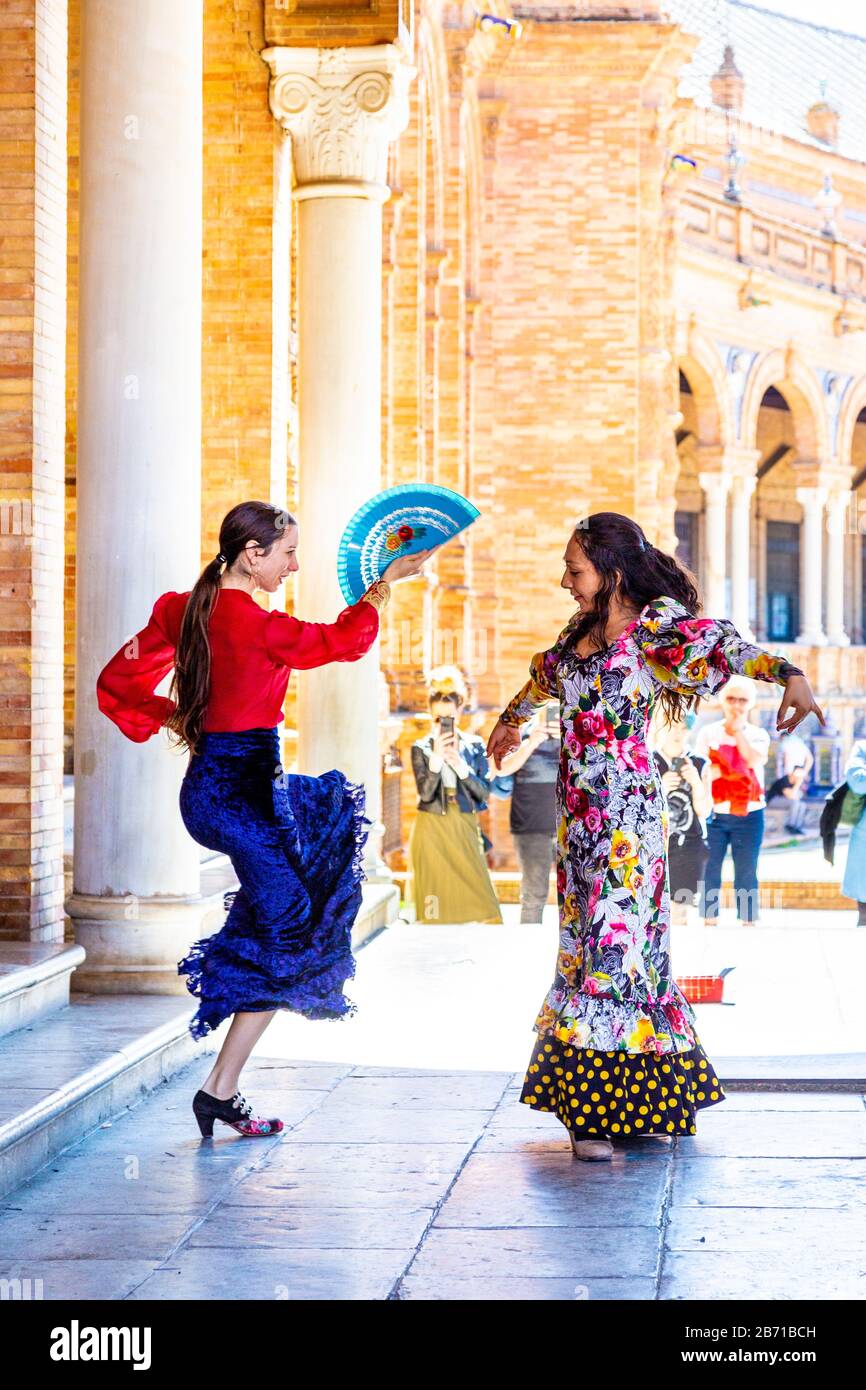 Seville dancers hires stock photography and images Alamy
