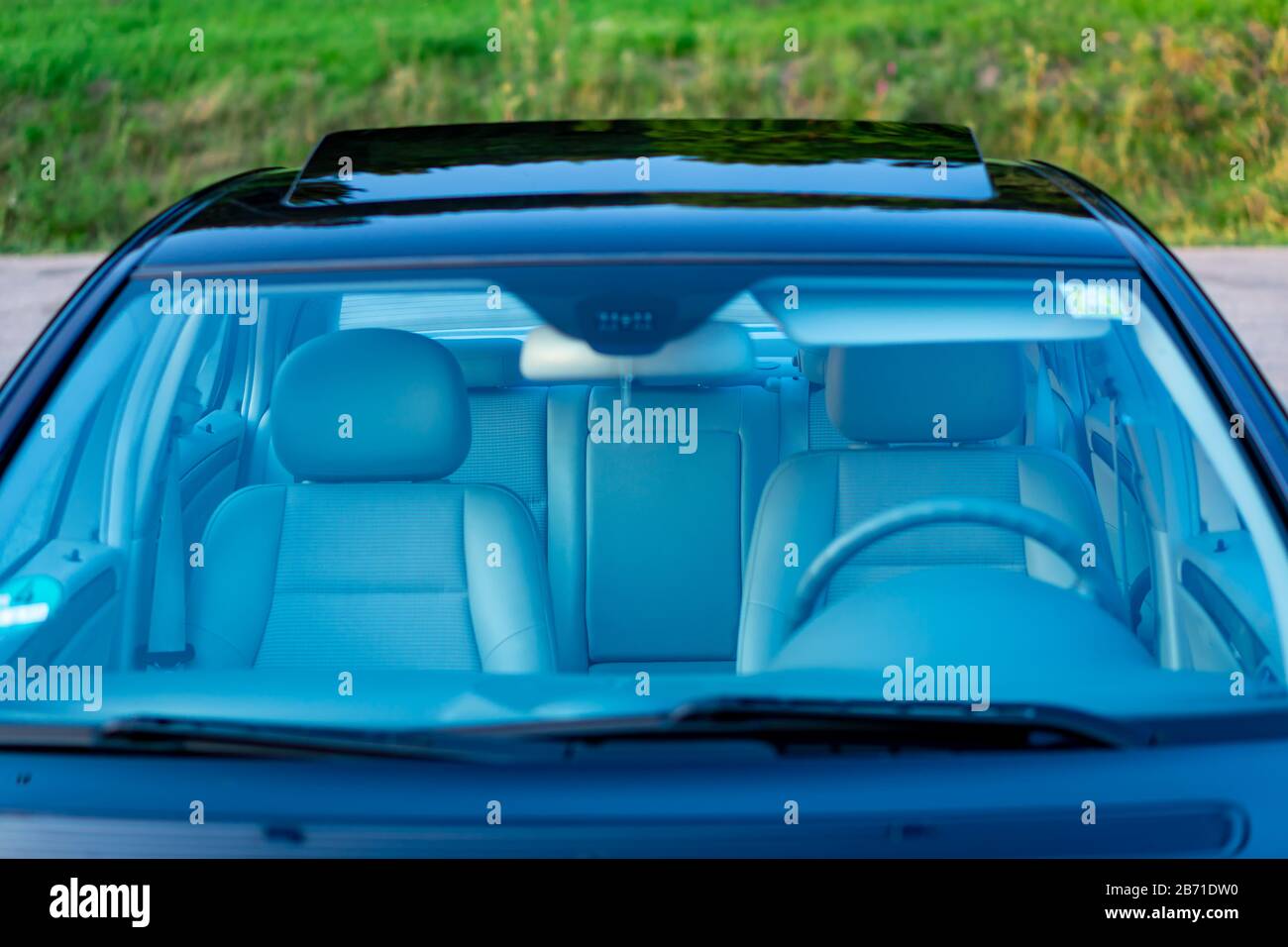 Open glazed sunroof/hatch on a Mercedes Benz W203, year of manufacture