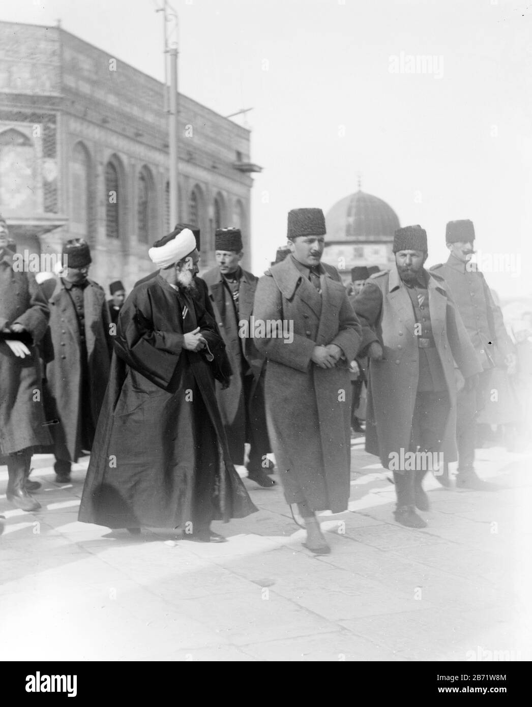 Enver Pasha and Jamal (Cemal) Pasha visiting the Dome of the Rock, Jerusalem Stock Photo