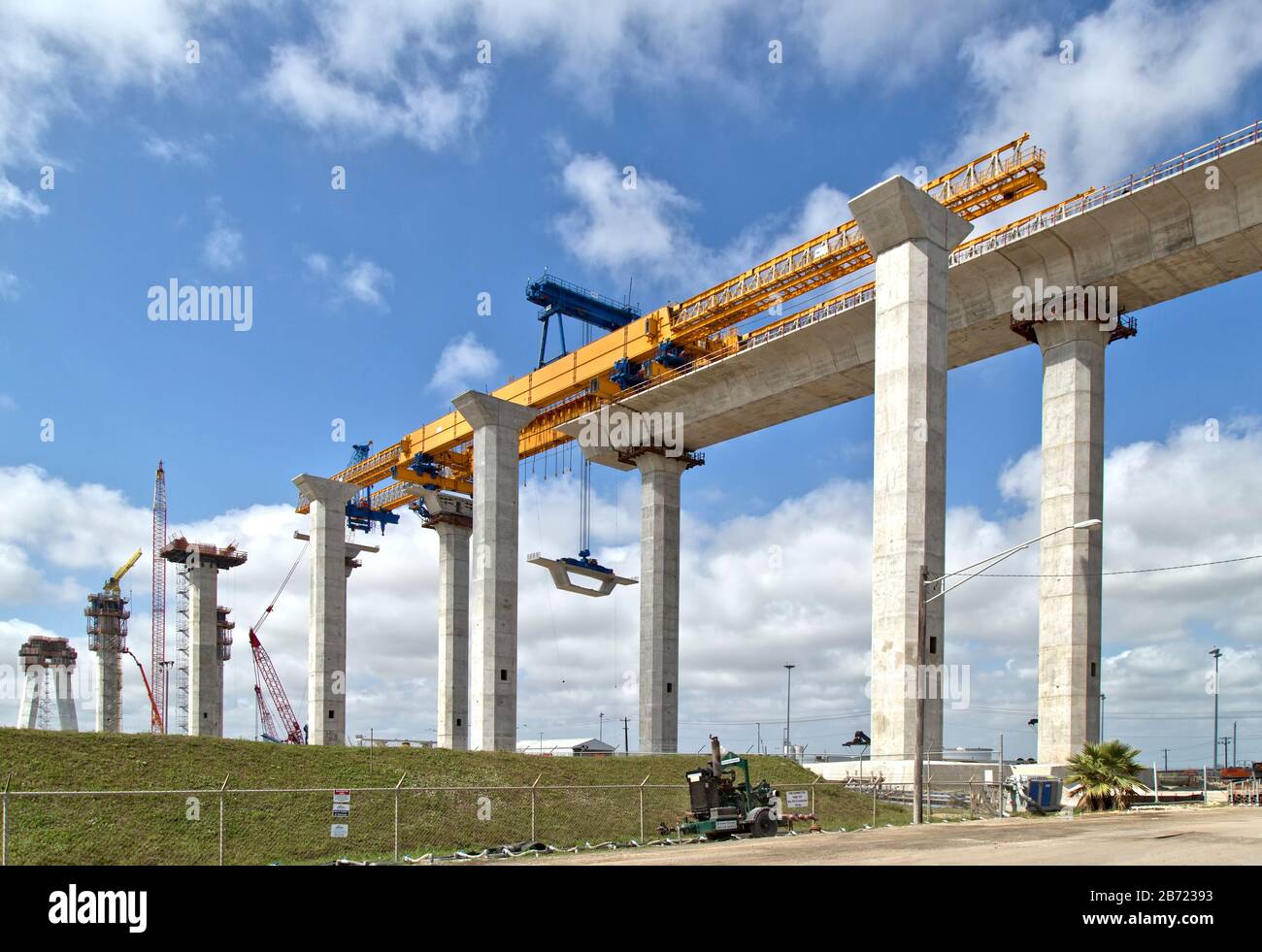 New Harbor Bridge construction, crosses the Corpus Christi Ship Channel which serves the port of Corpus Christi, Six-lane cable-stay. Stock Photo