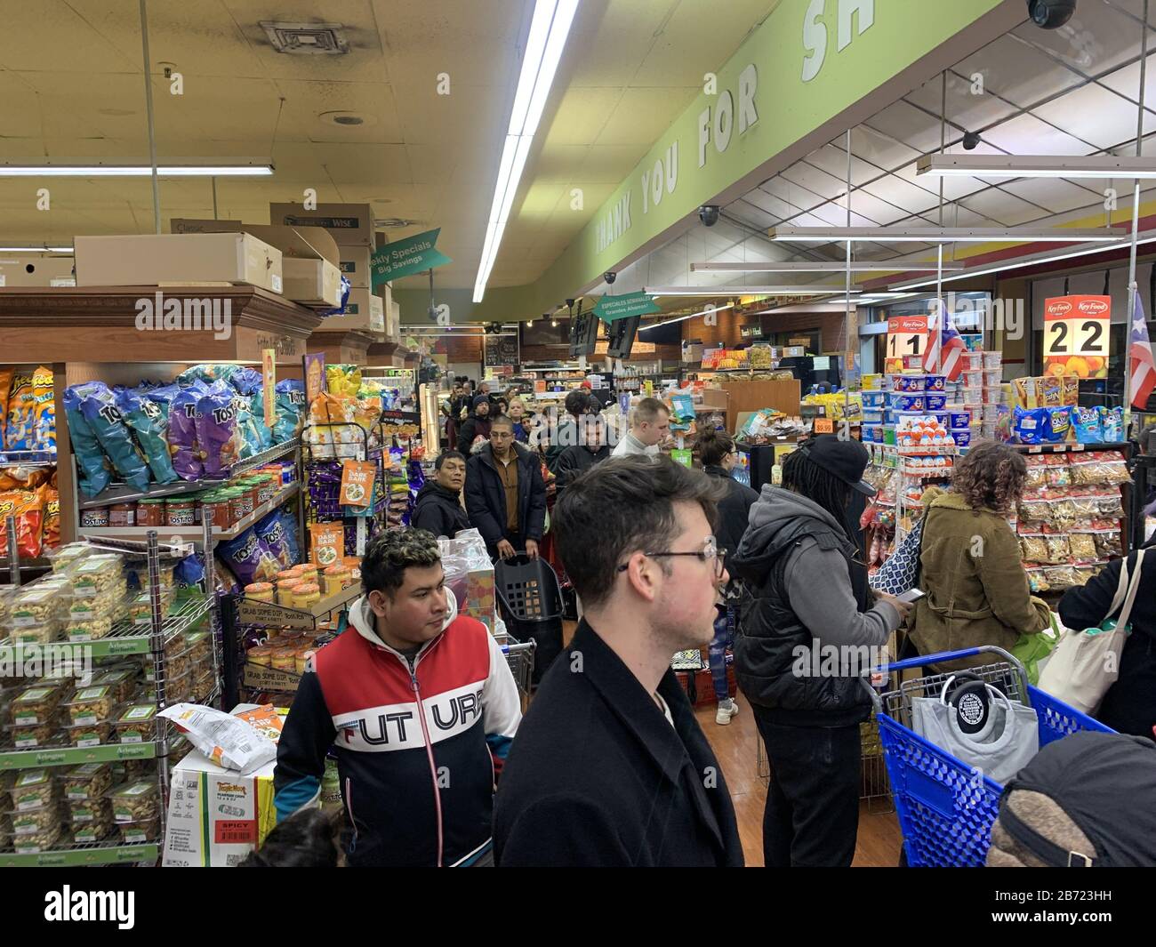 Brooklyn New York Usa 12th Mar New Supermarkets Crowded For Fear Of Coronavirus March 12 Brooklyn New York Usa Key Food Supermarket One Of The Supermarkets In Brooklyn Crowded By People Who