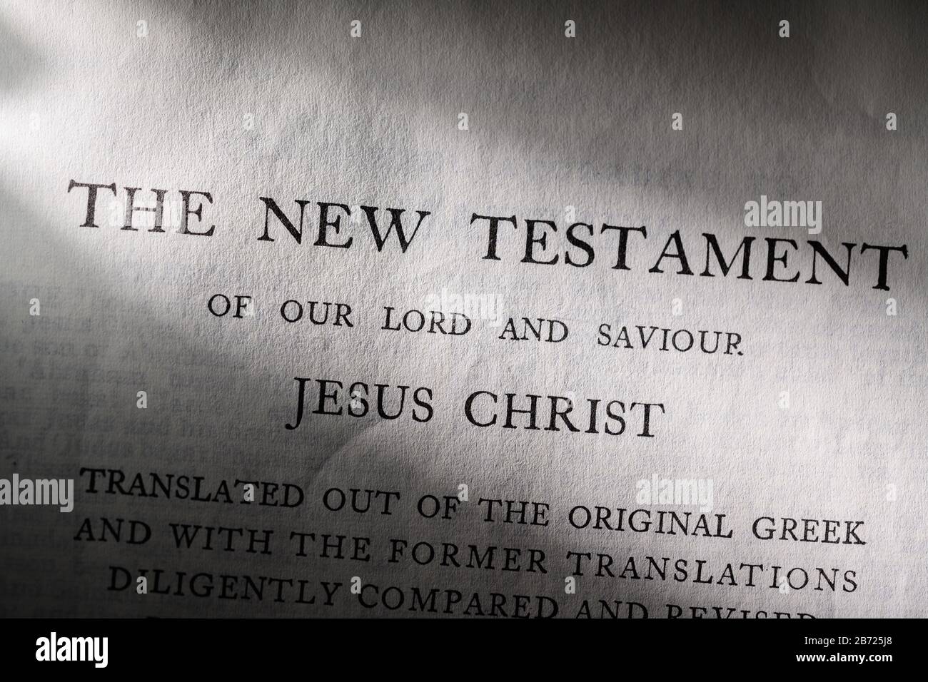Intro page to King James Bible New Testament Stock Photo