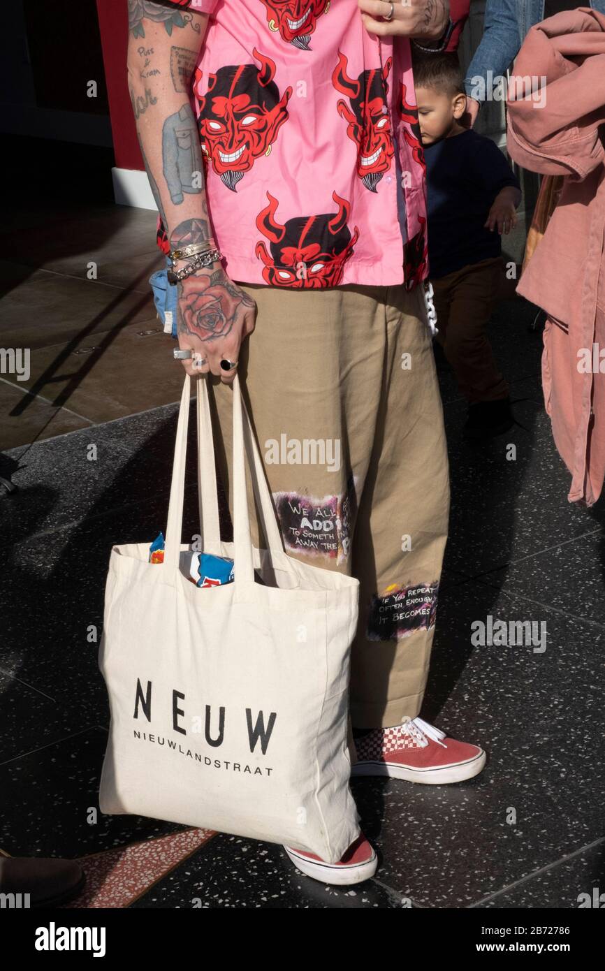 Street Fashion, Hollywood Boulevard, Hollywoood, Los Angeles, California,  United States of America Stock Photo - Alamy, image size:866x1390