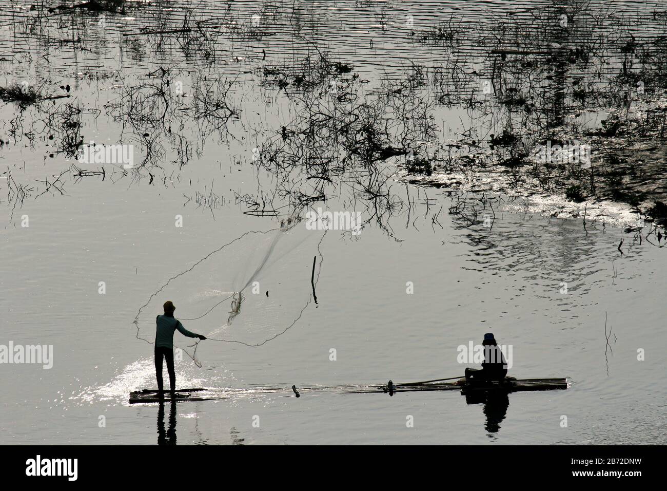Silhouette two people in boat hi-res stock photography and images - Page 2  - Alamy